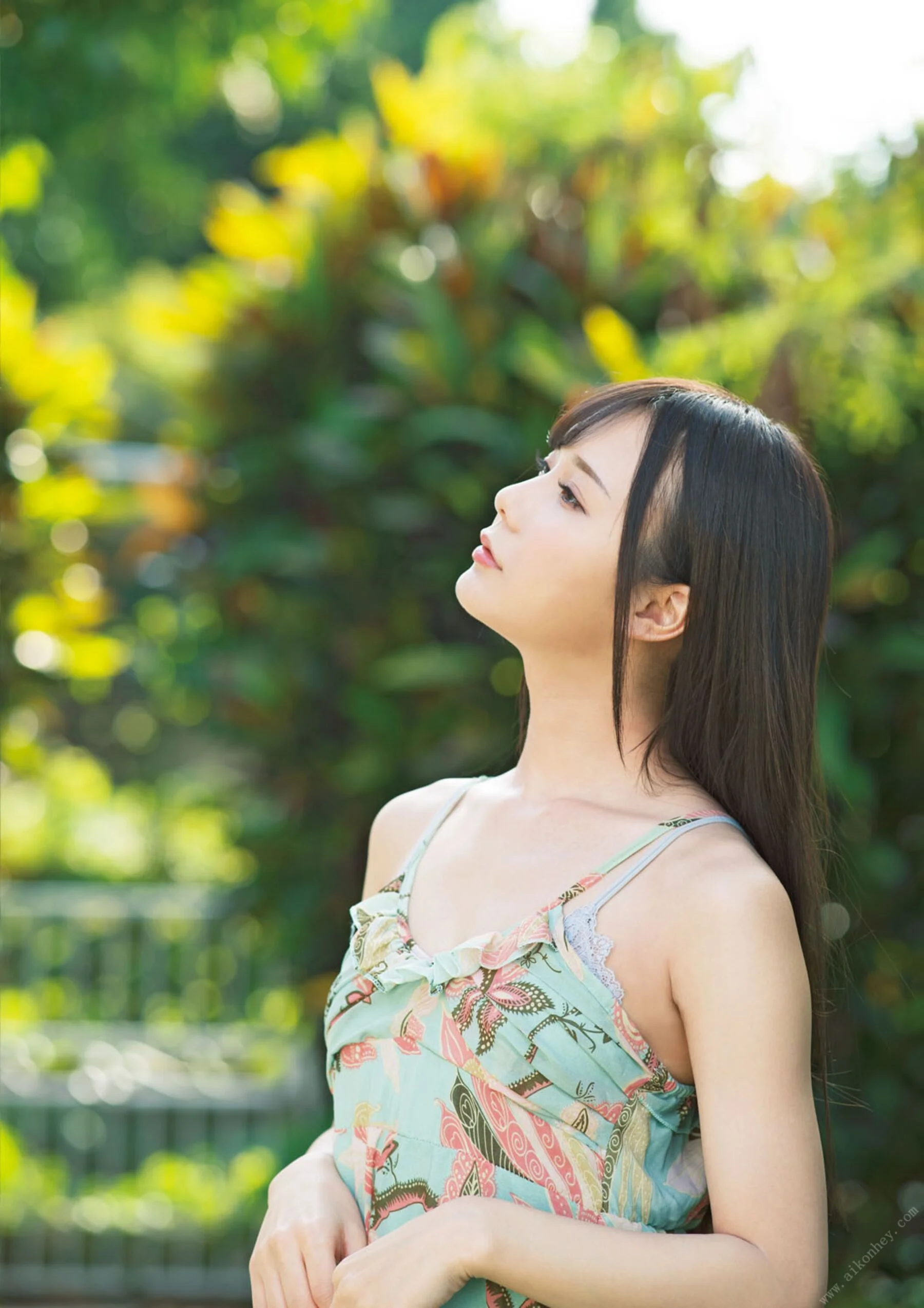 坂道美琉《1st写真集 Pendiente》 - Photo 5