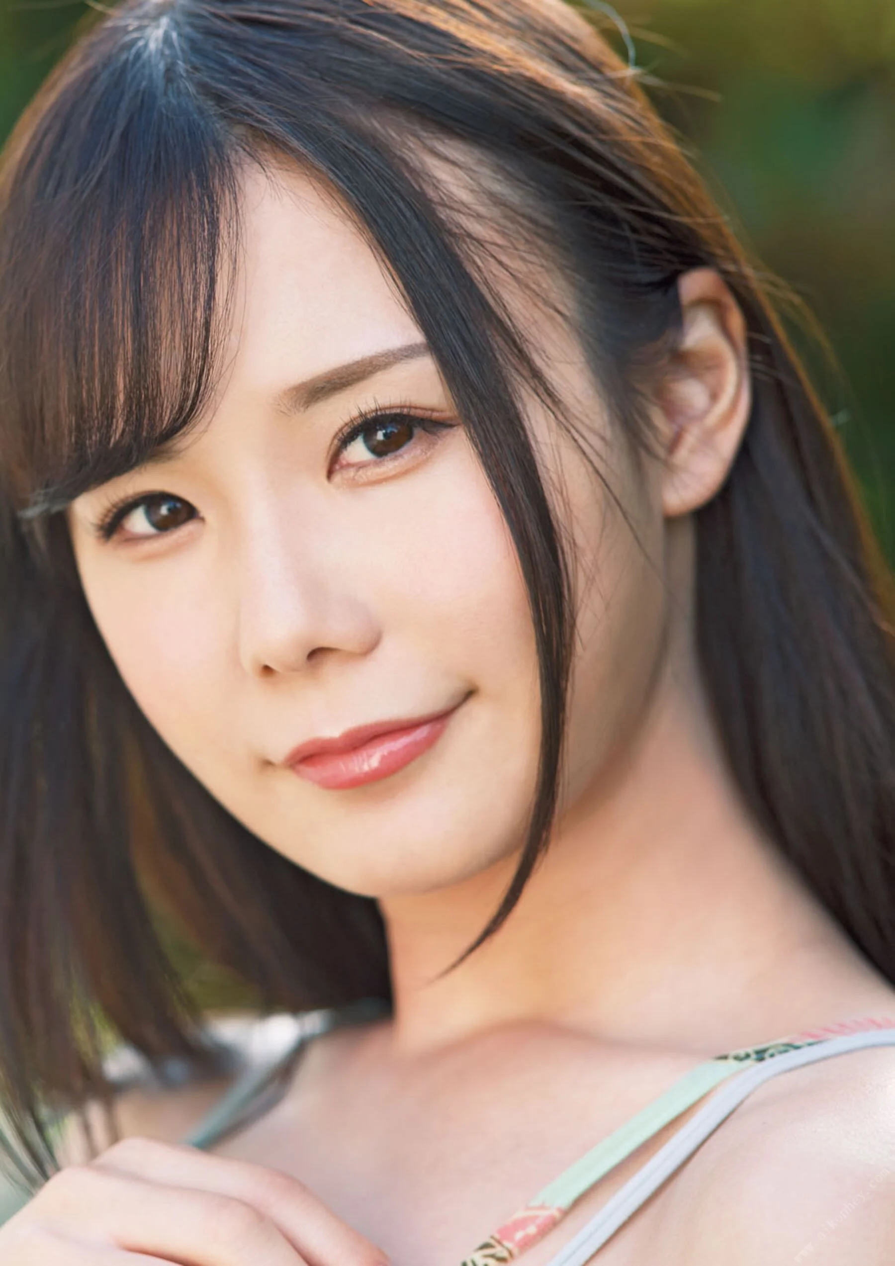 坂道美琉《1st写真集 Pendiente》 - Photo 7
