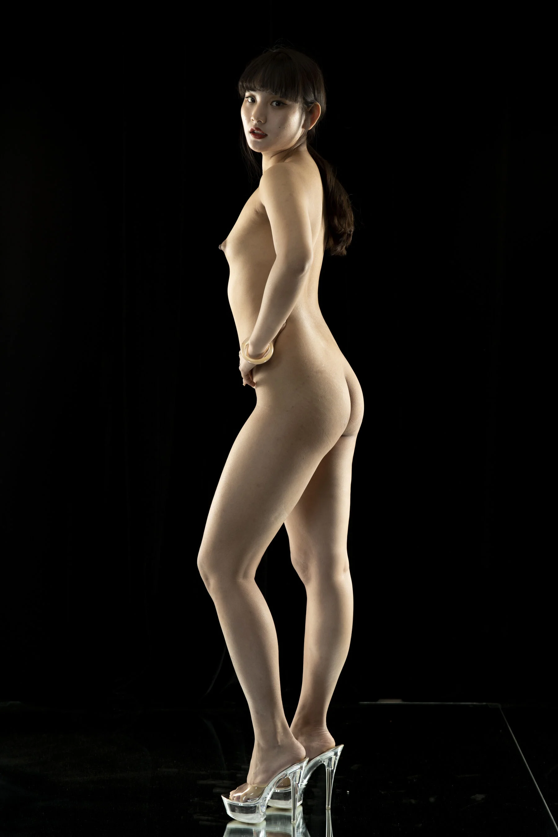 国模安雪大尺度人体私拍套图 - Photo 319