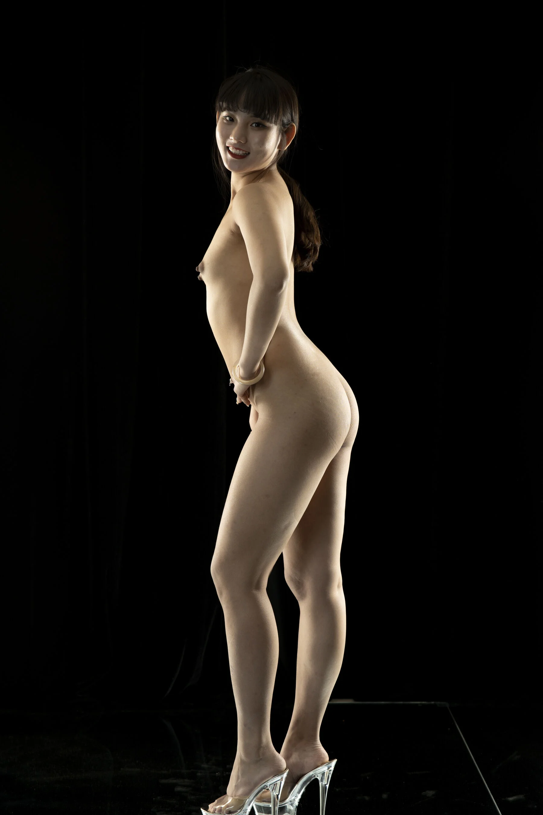 国模安雪大尺度人体私拍套图 - Photo 323