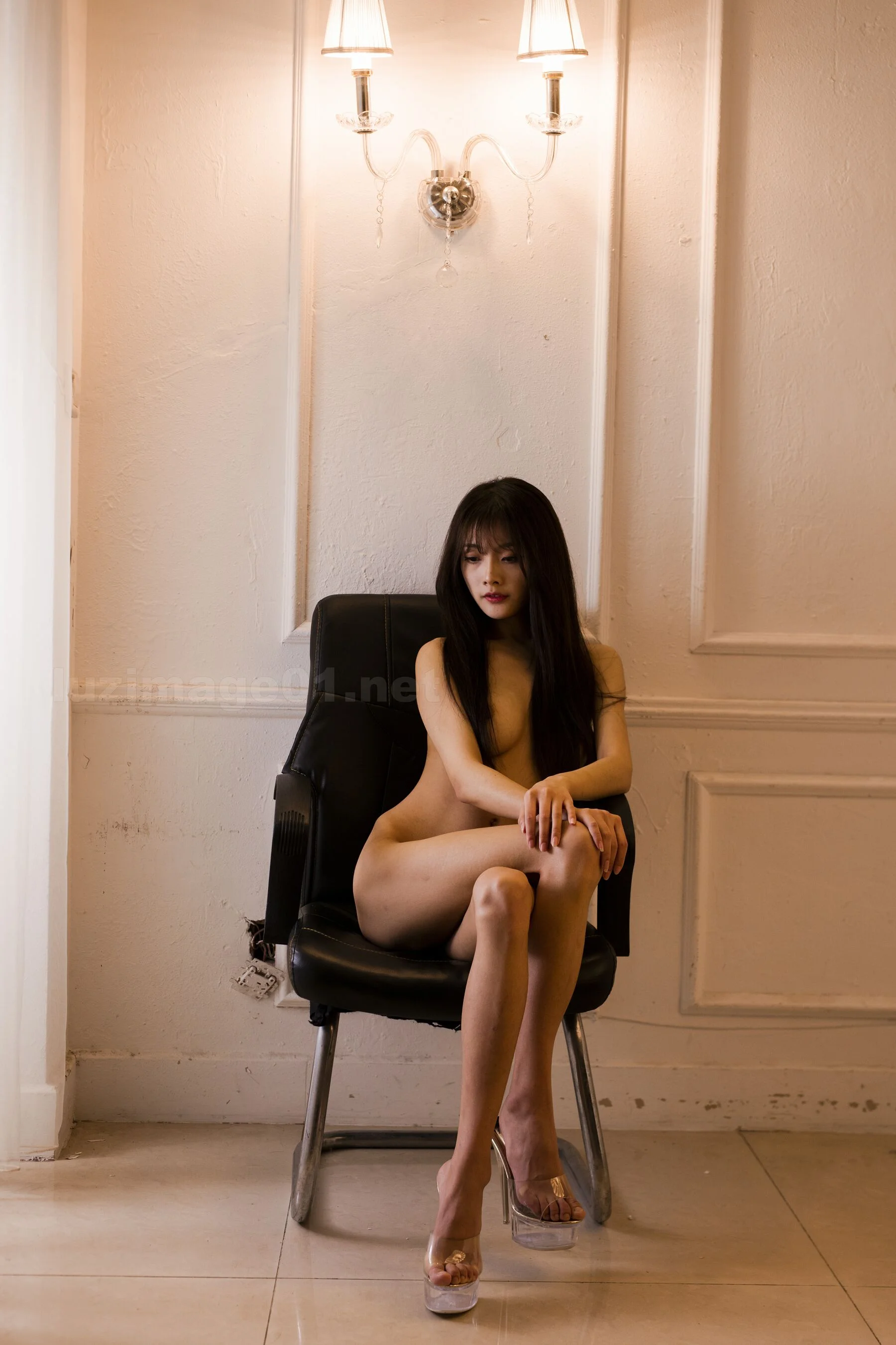 国模佳妮（小杨妹妹）大尺度人体私拍陶套图 - Photo 319