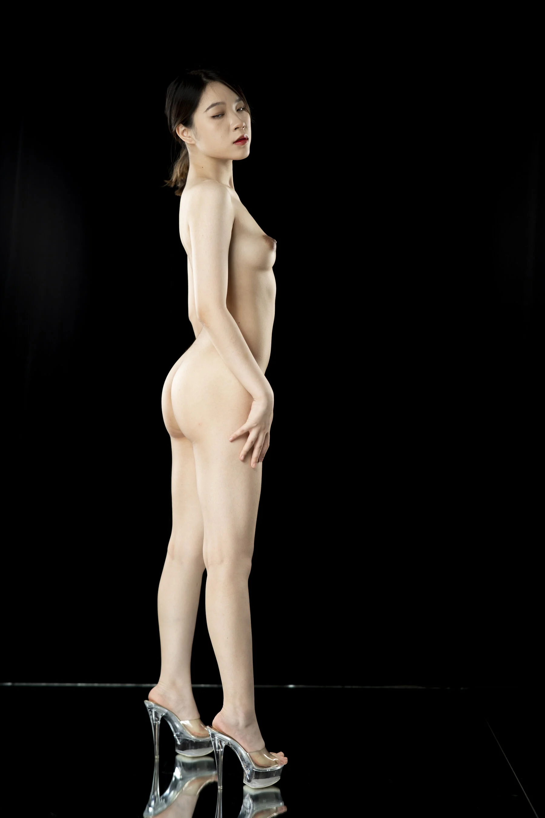 国模小妮大尺度人体私拍套图 - Photo 465