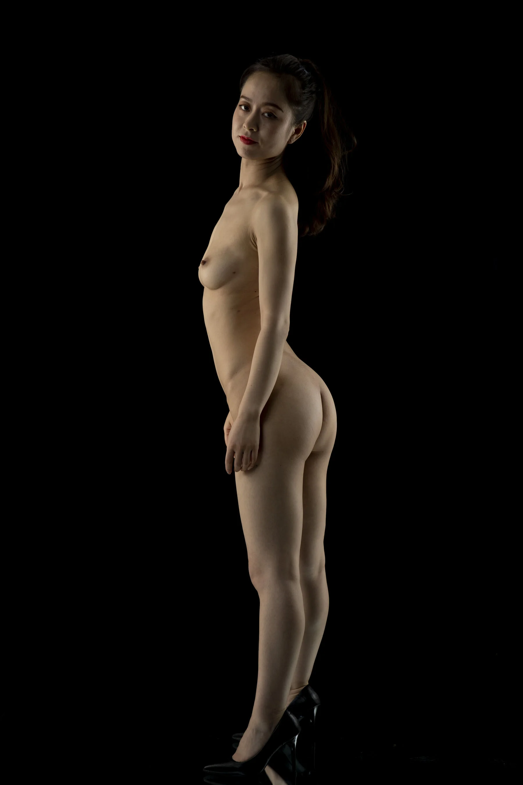 国模秋灵大尺度人体私拍套图 - Photo 177