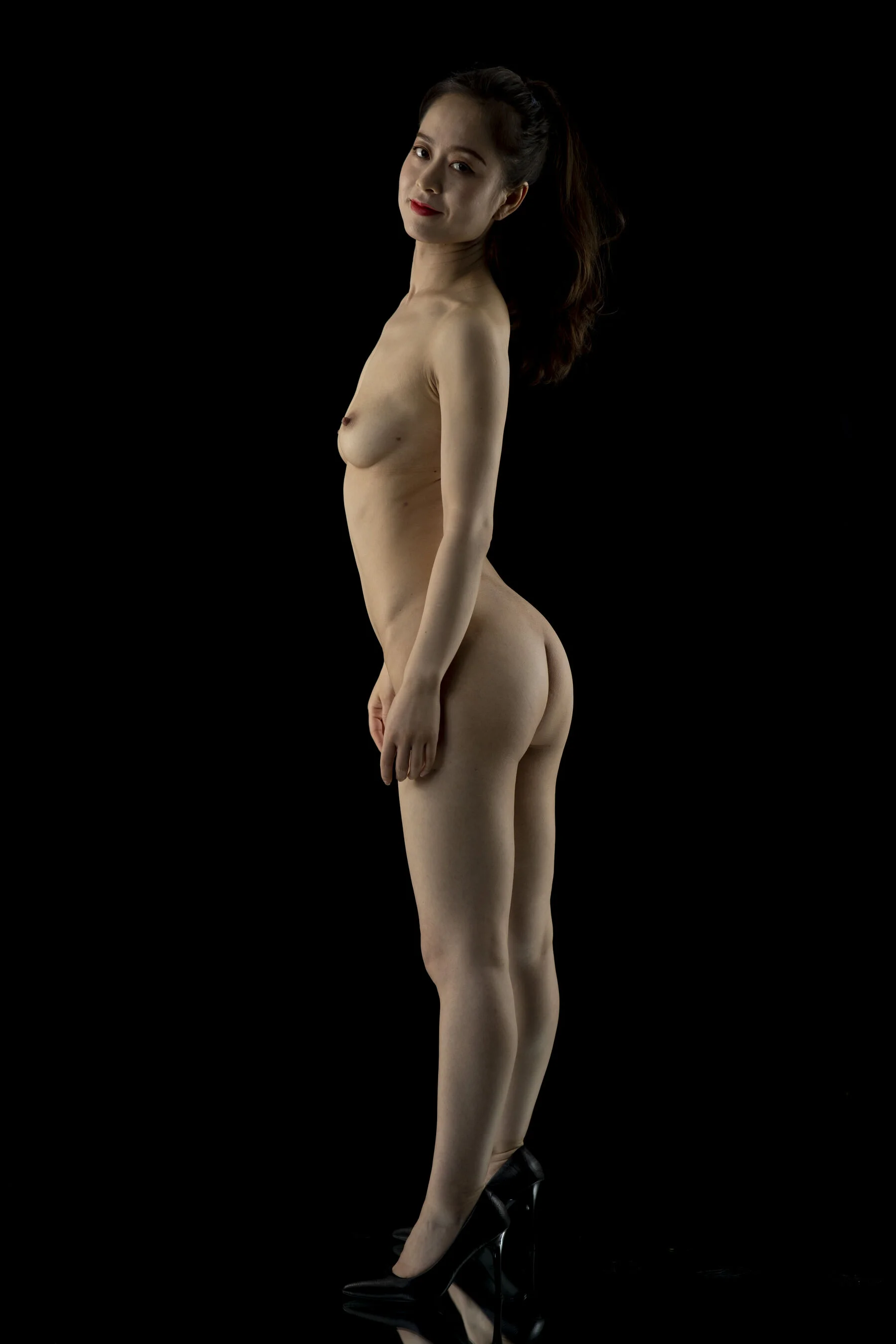 国模秋灵大尺度人体私拍套图 - Photo 179