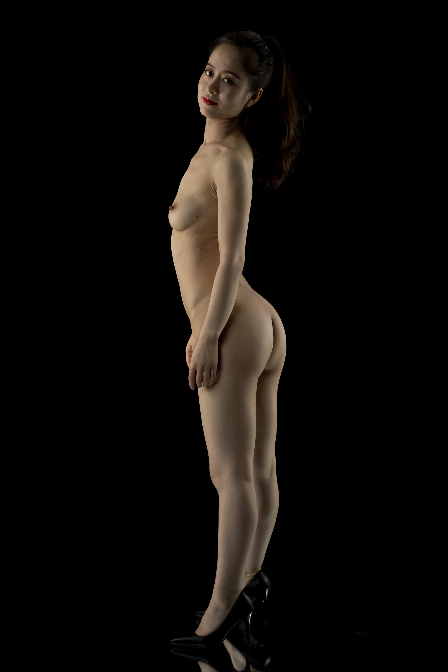 国模秋灵大尺度人体私拍套图 - Photo 180