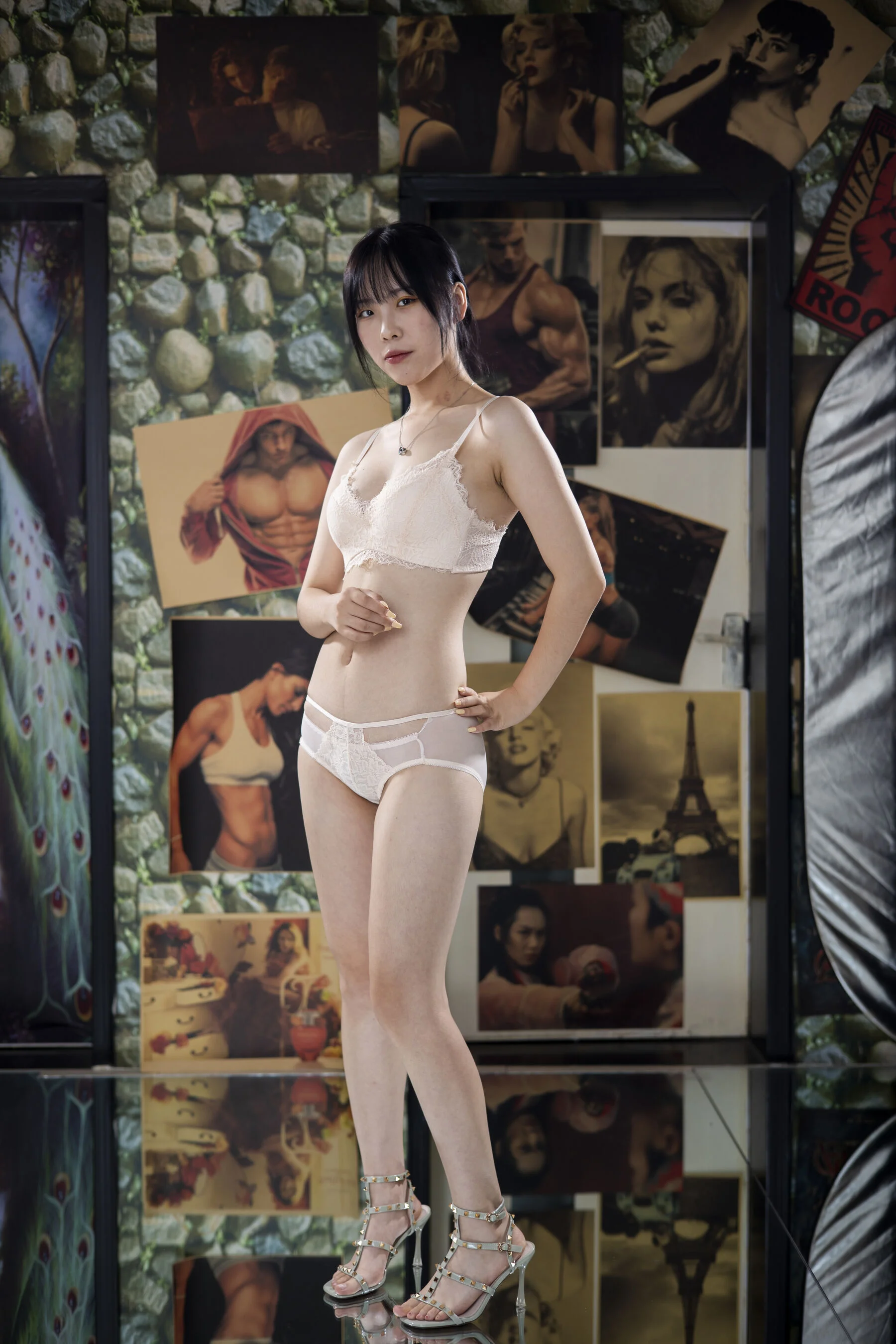 国模潇潇大尺度人体私拍套图 - Photo 441