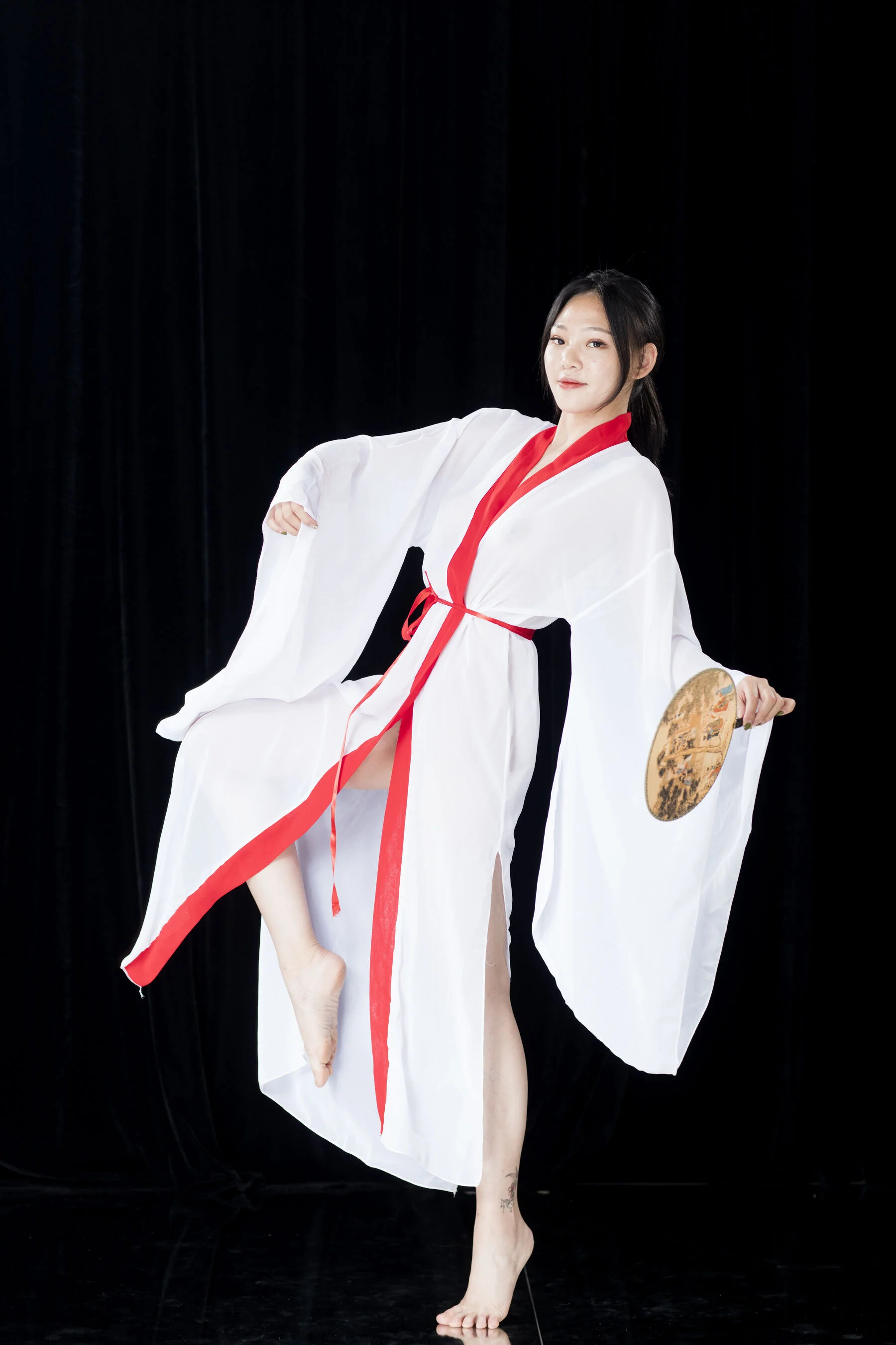 国模小优（辛迪）大尺度人体私拍套图 - Photo 438