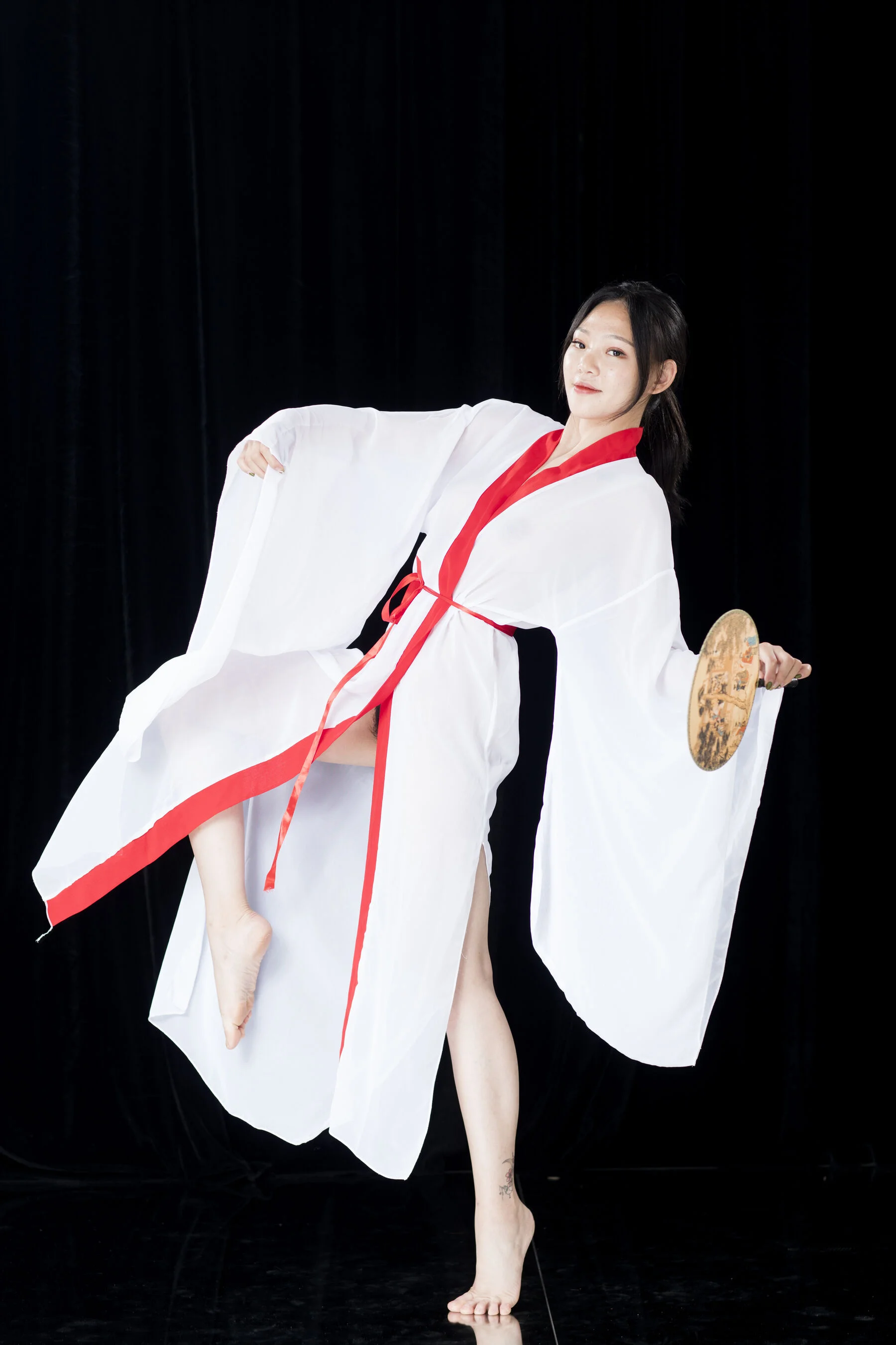 国模小优（辛迪）大尺度人体私拍套图 - Photo 439