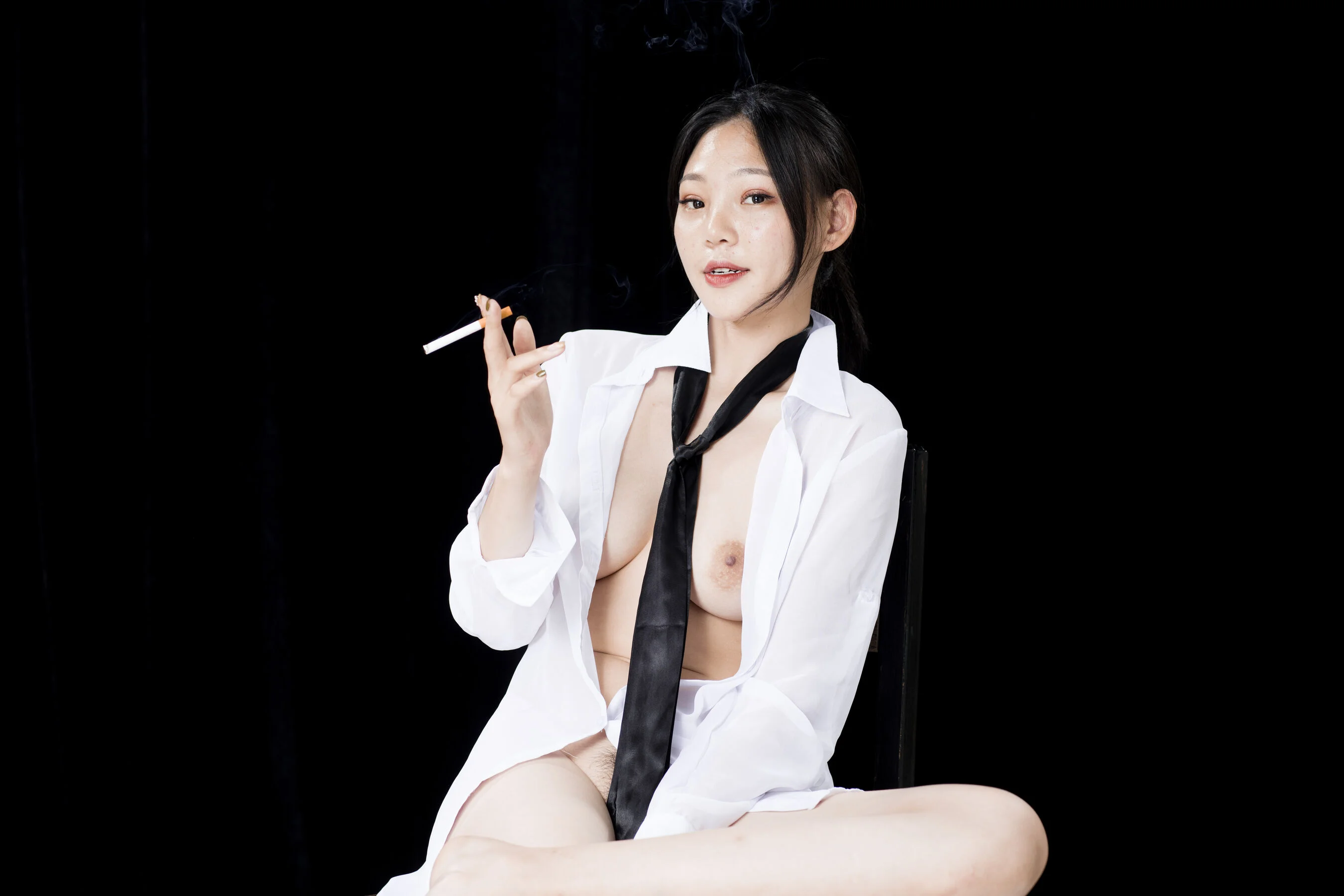 国模小优（辛迪）大尺度人体私拍套图 - Photo 519