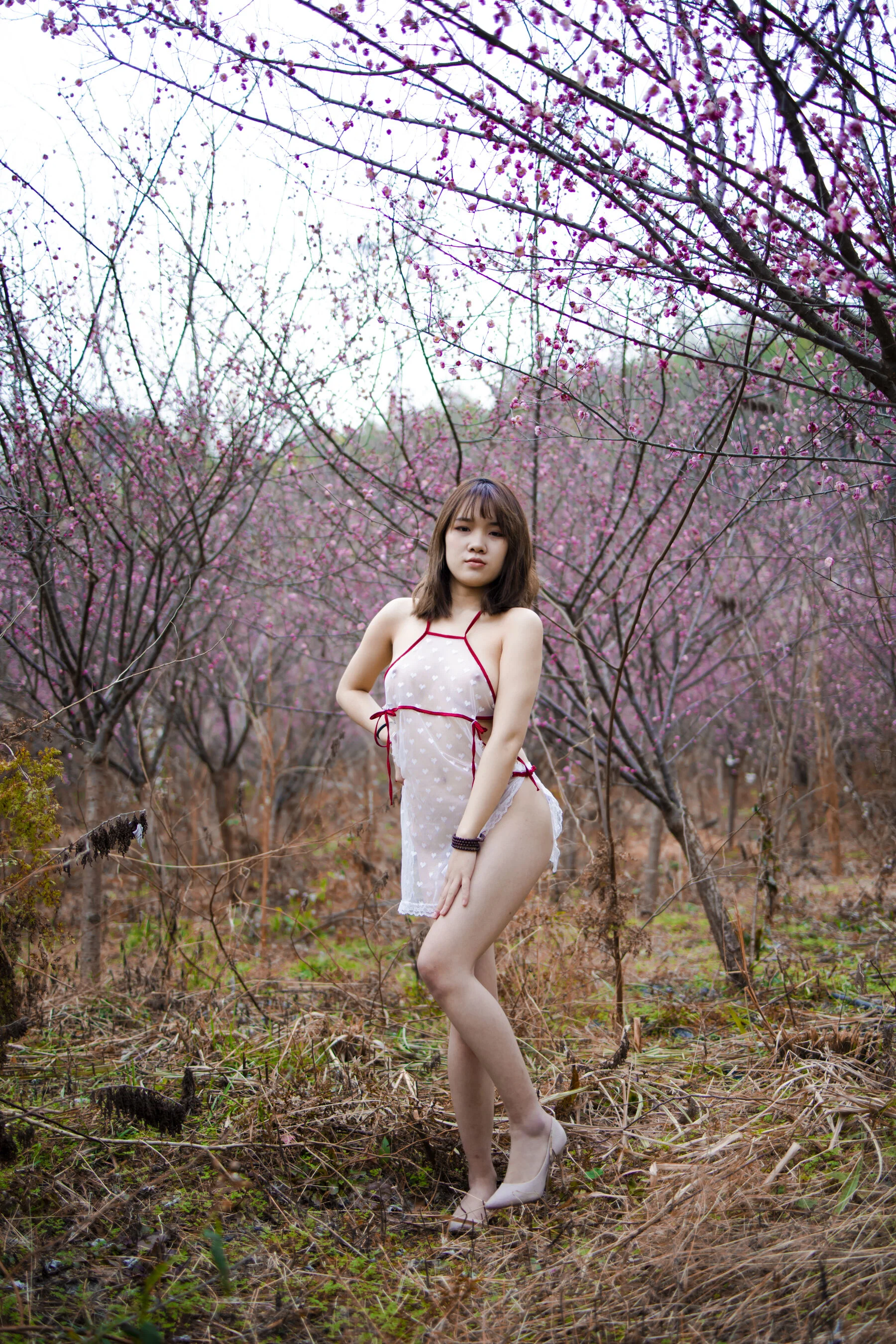 国模果果大尺度人体私拍套图 - Photo 336