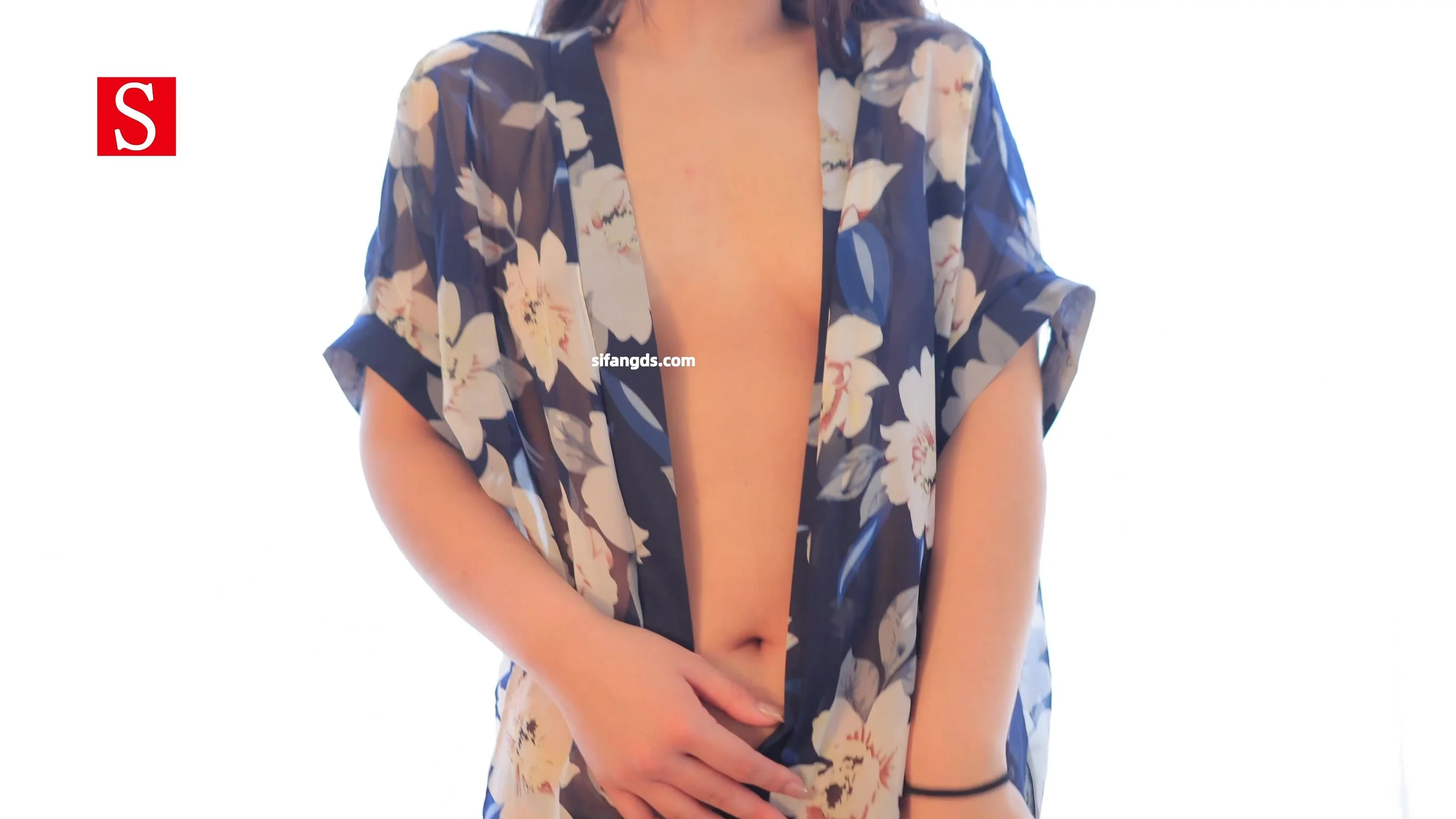 国模宇宁大尺度人体私拍套图 - Photo 132