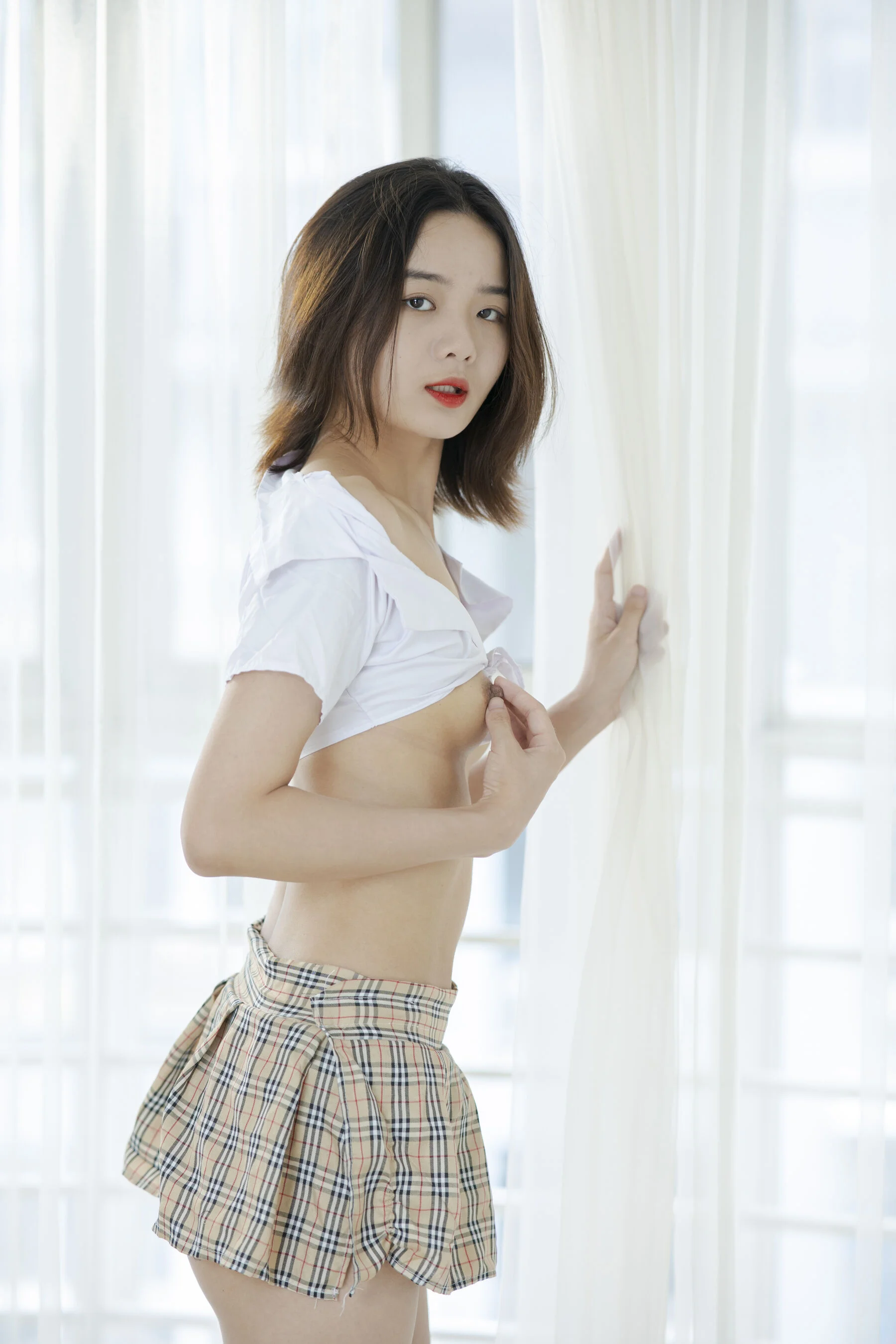 国模小爱大尺度人体私拍套图 - Photo 207