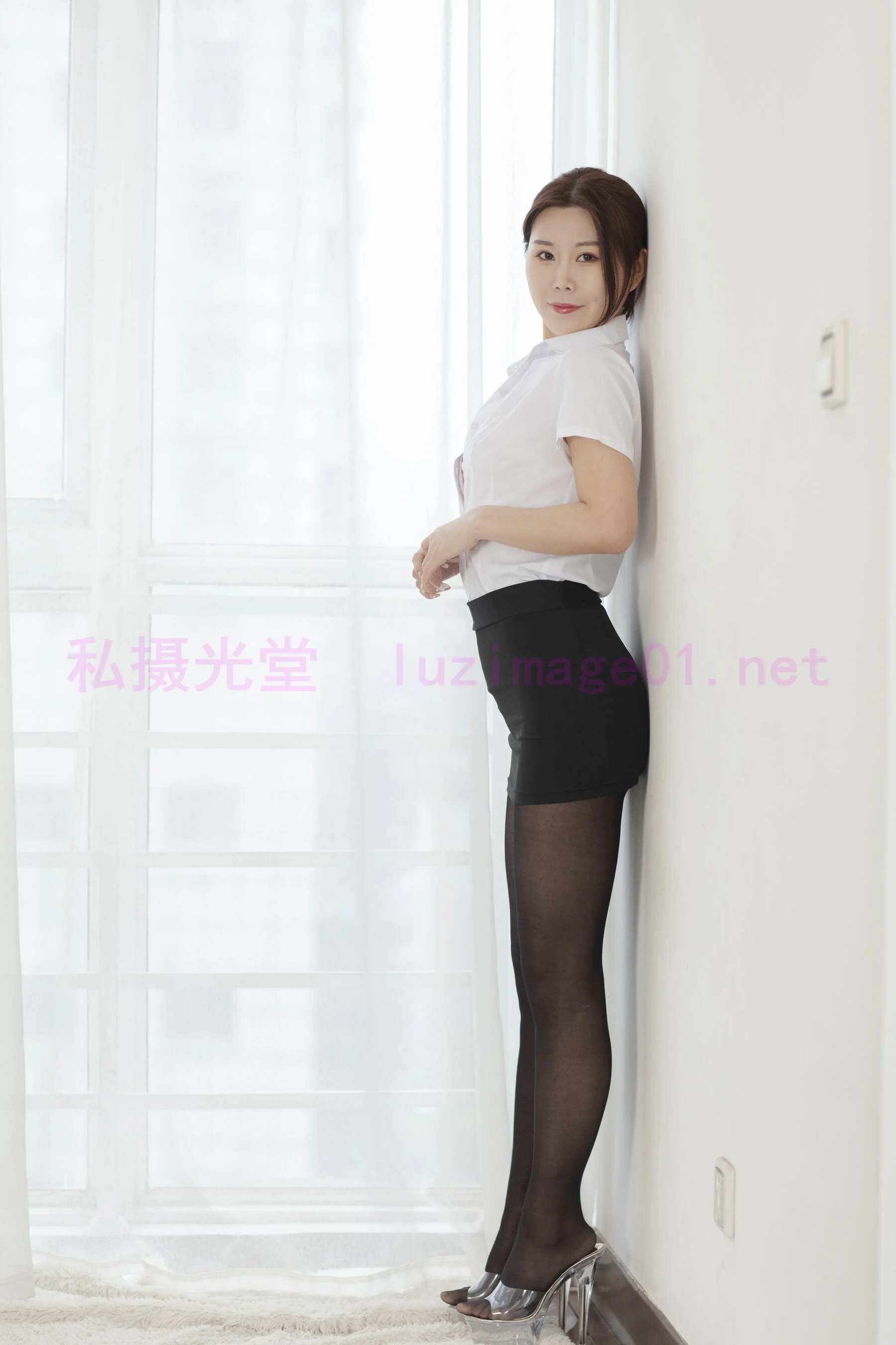 国模娇娇大尺度人体私拍套图 - Photo 32