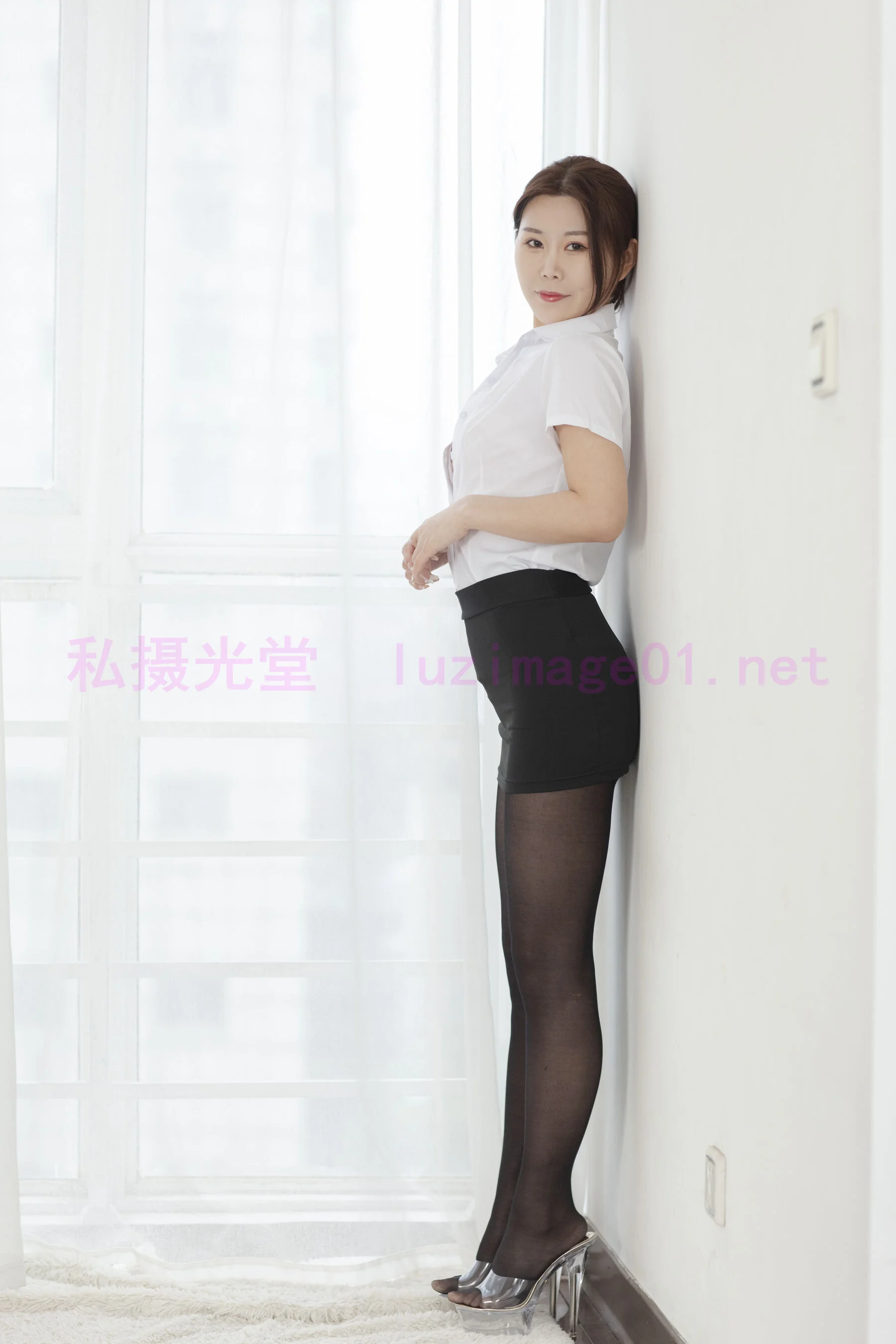 国模娇娇大尺度人体私拍套图 - Photo 33