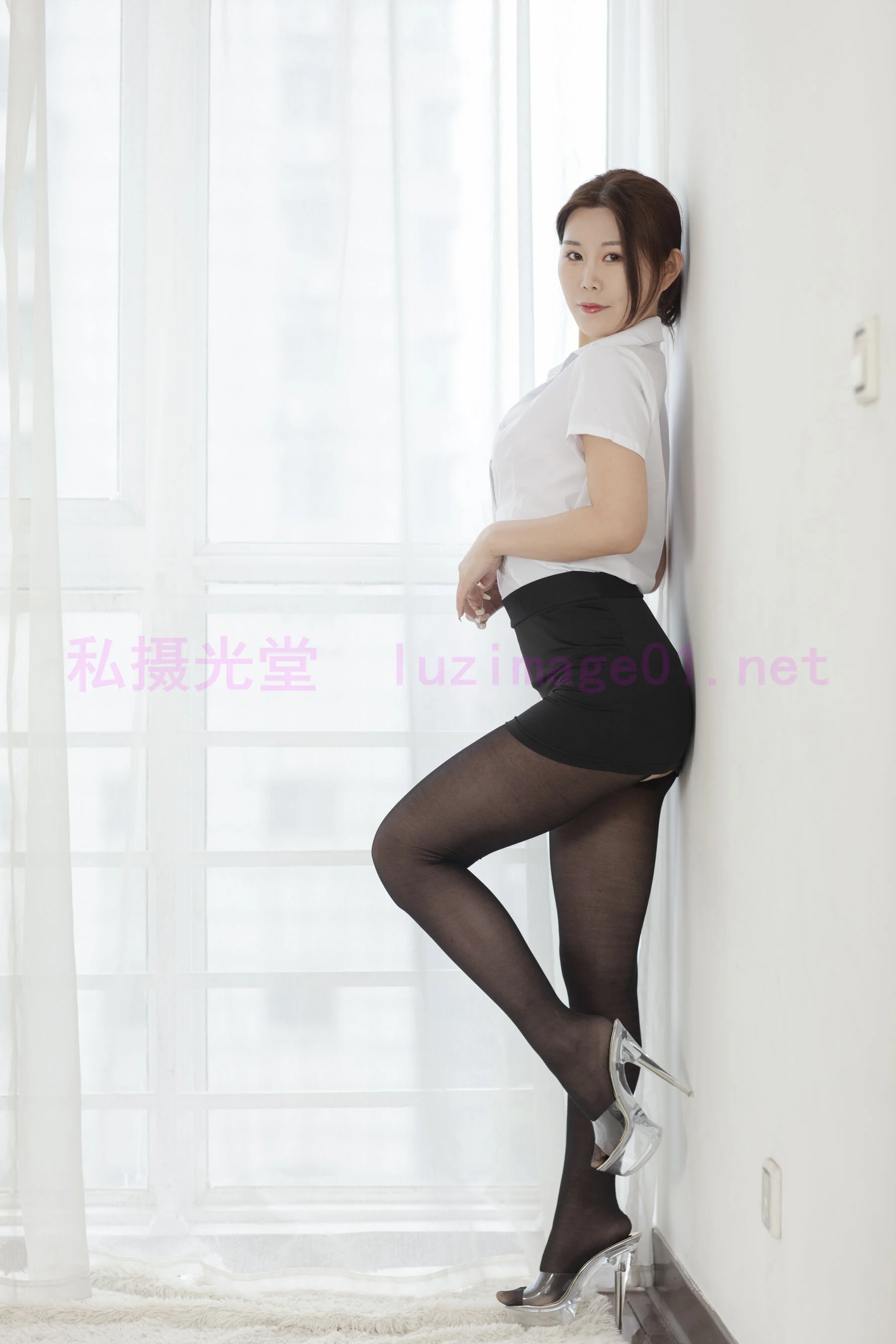 国模娇娇大尺度人体私拍套图 - Photo 36