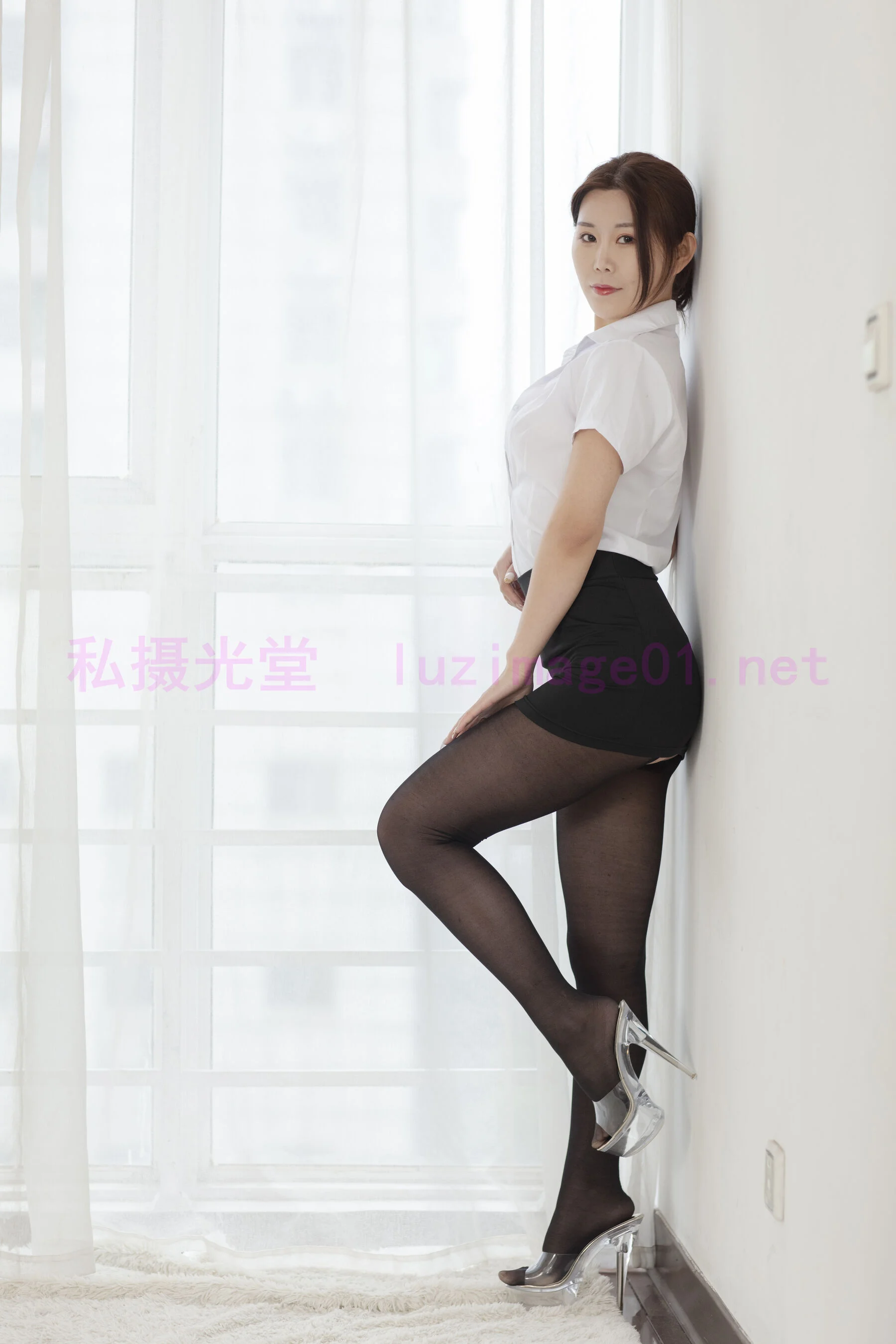 国模娇娇大尺度人体私拍套图 - Photo 39