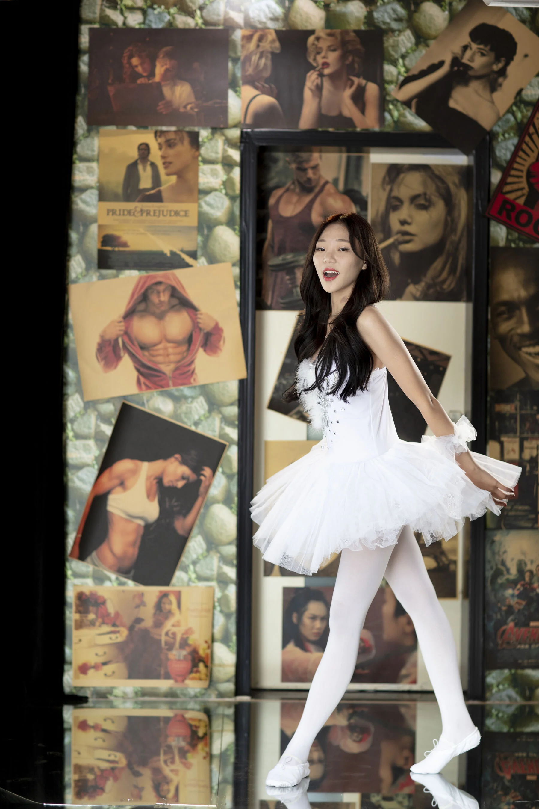 国模辛迪大尺度人体私拍套图 - Photo 86