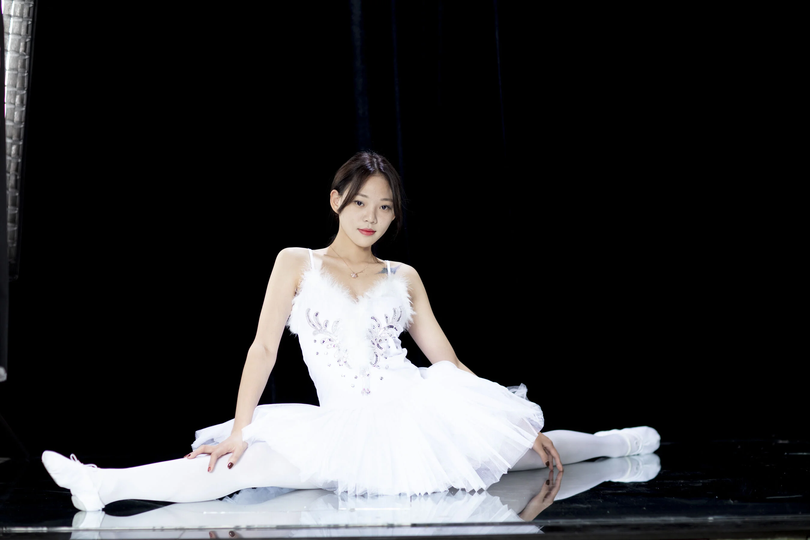 国模辛迪大尺度人体私拍套图 - Photo 132