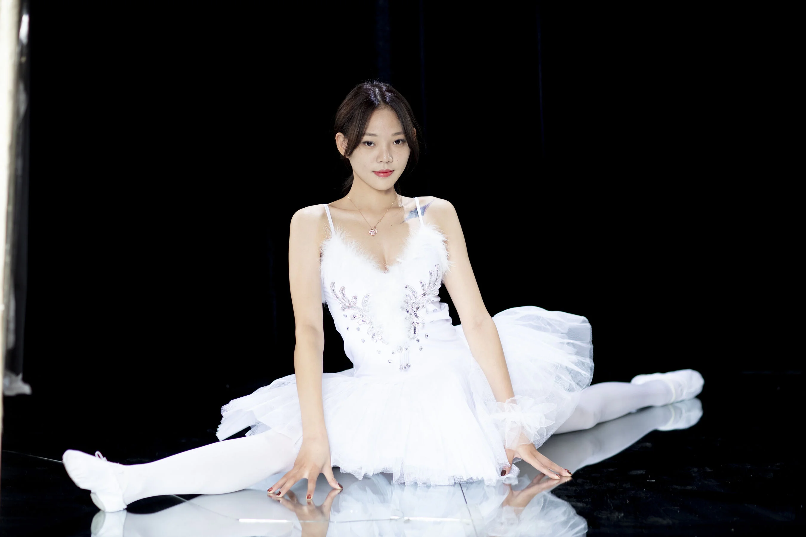 国模辛迪大尺度人体私拍套图 - Photo 146