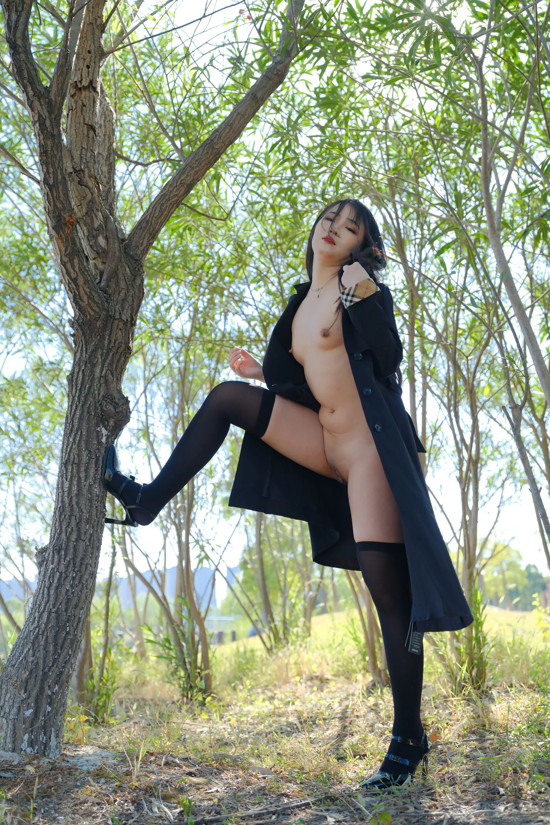 国模小泽大尺度人体私拍套图 - Photo 221