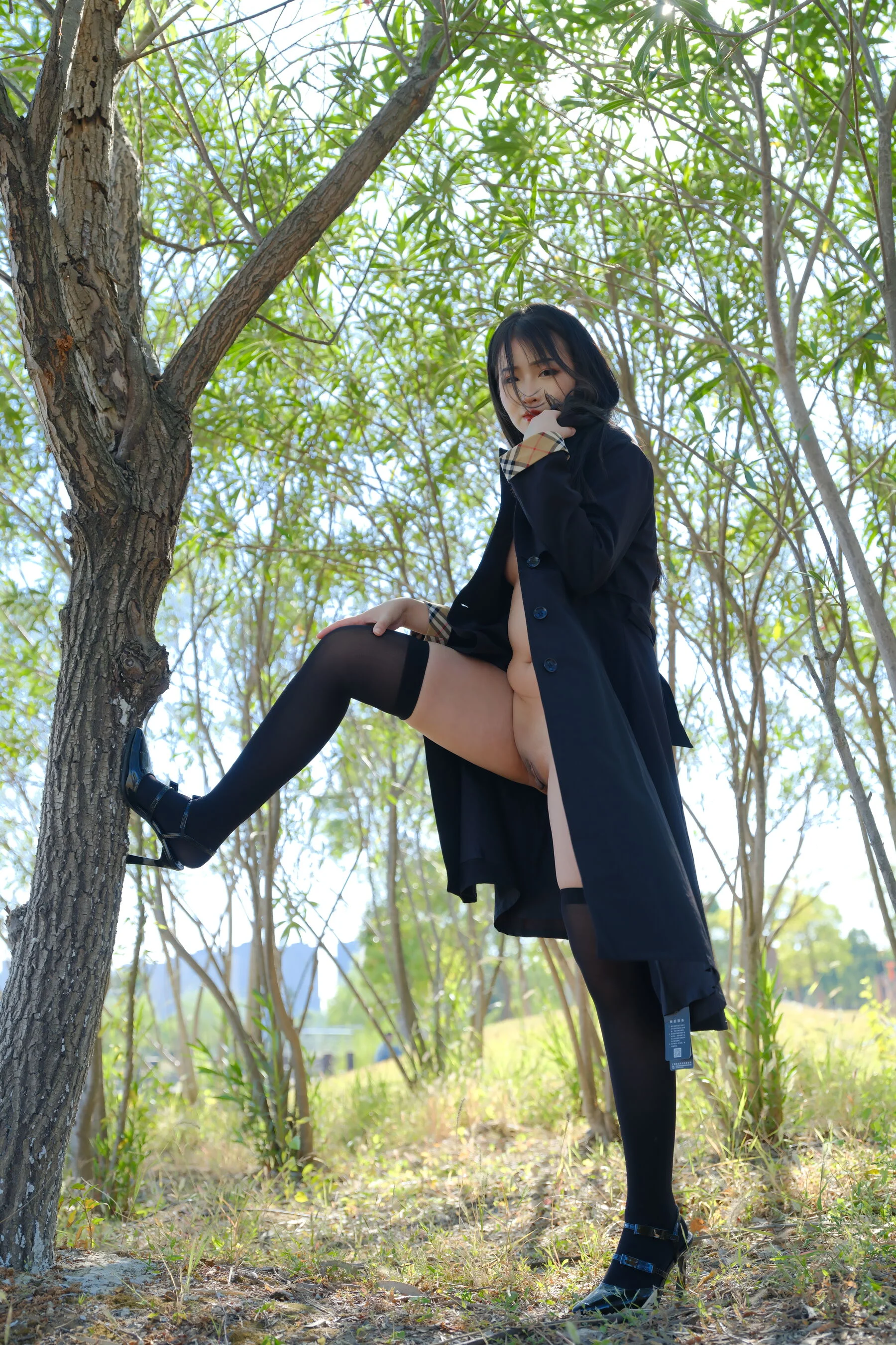 国模小泽大尺度人体私拍套图 - Photo 225