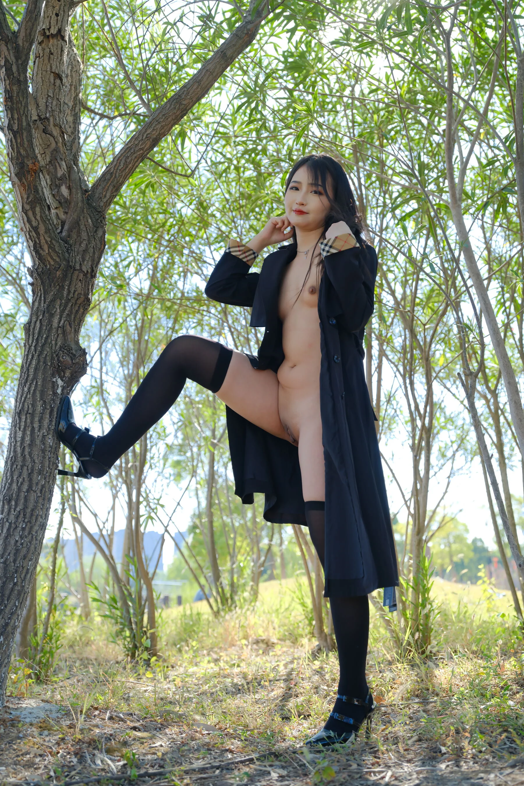 国模小泽大尺度人体私拍套图 - Photo 229