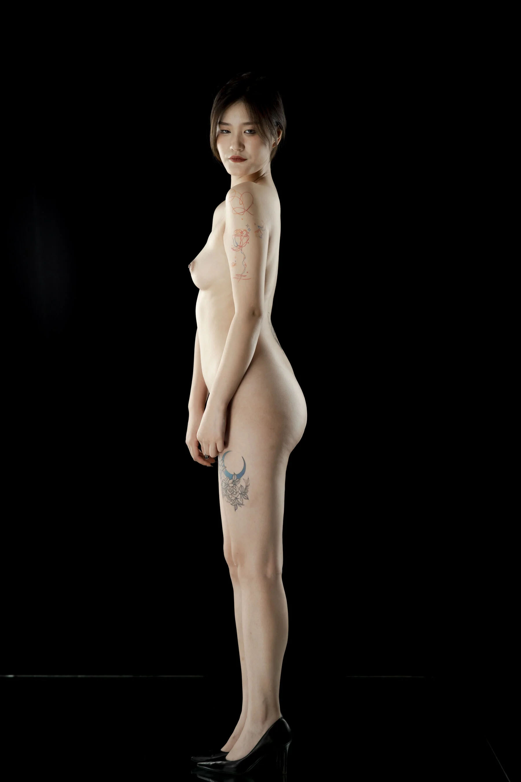 国模青柠大尺度人体私拍套图 - Photo 359