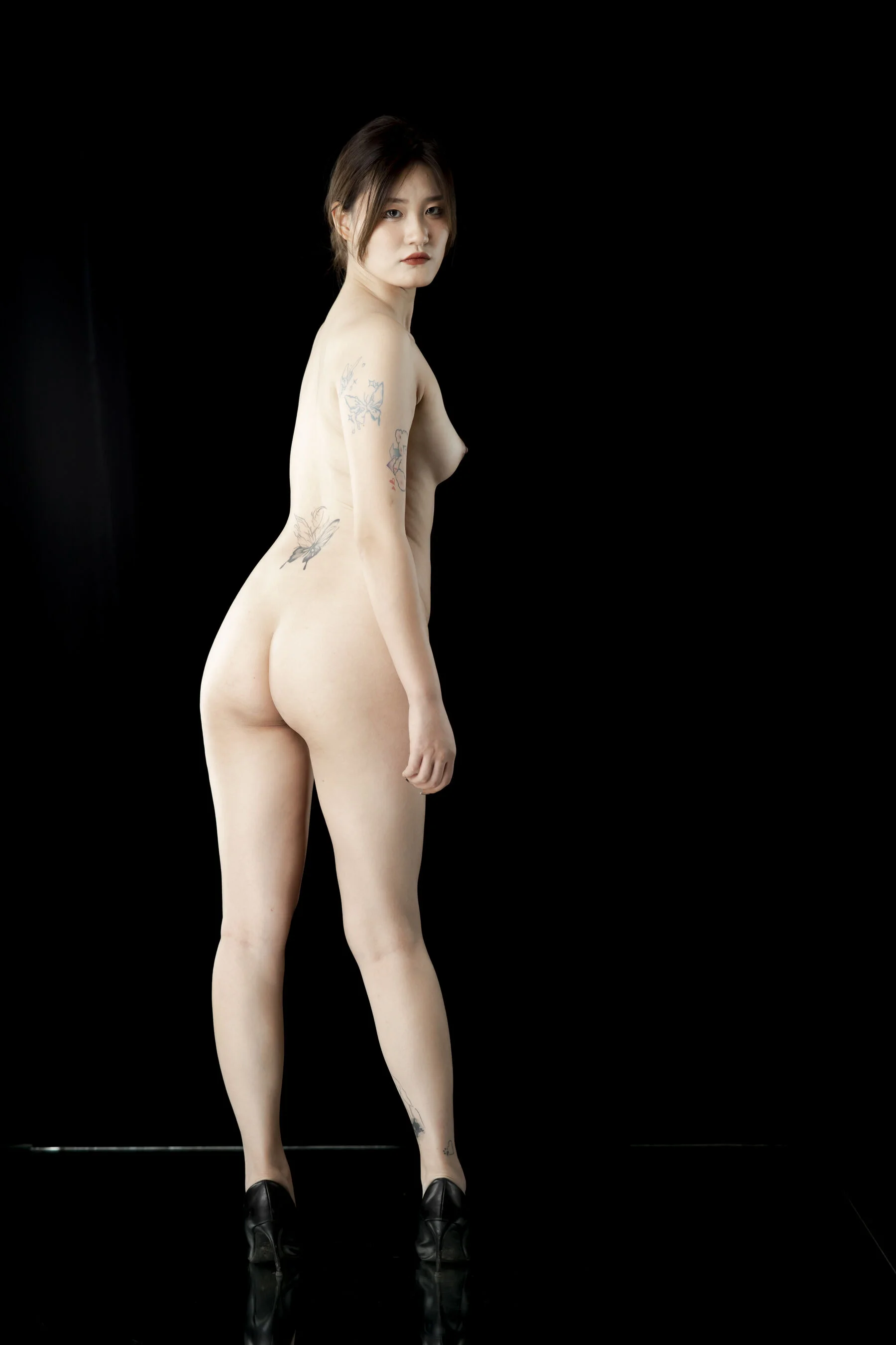 国模青柠大尺度人体私拍套图 - Photo 440