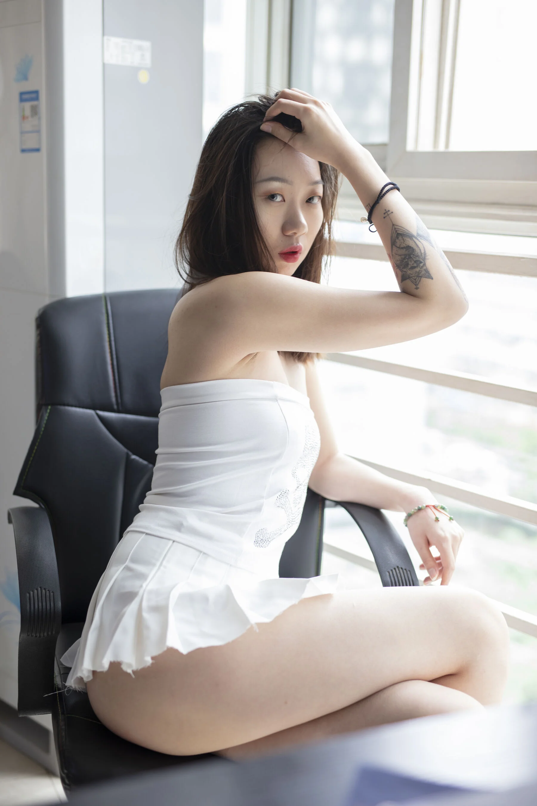 国模琪琪大尺度人体私拍套图 - Photo 147