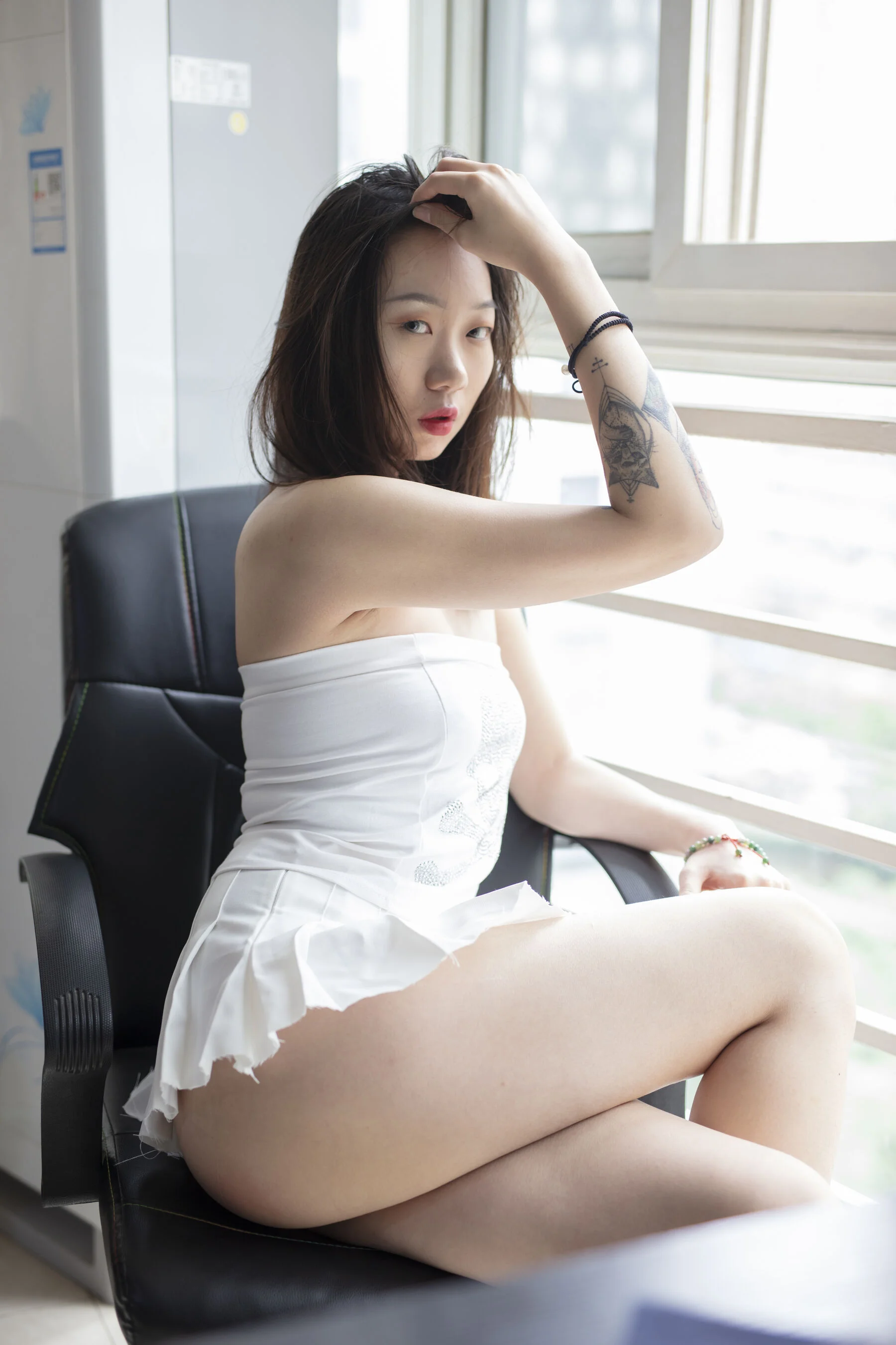 国模琪琪大尺度人体私拍套图 - Photo 152