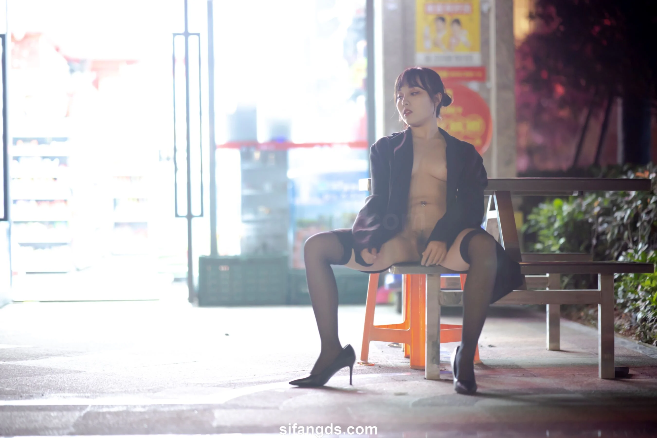 国模静茹大尺度人体私拍套图 - Photo 202