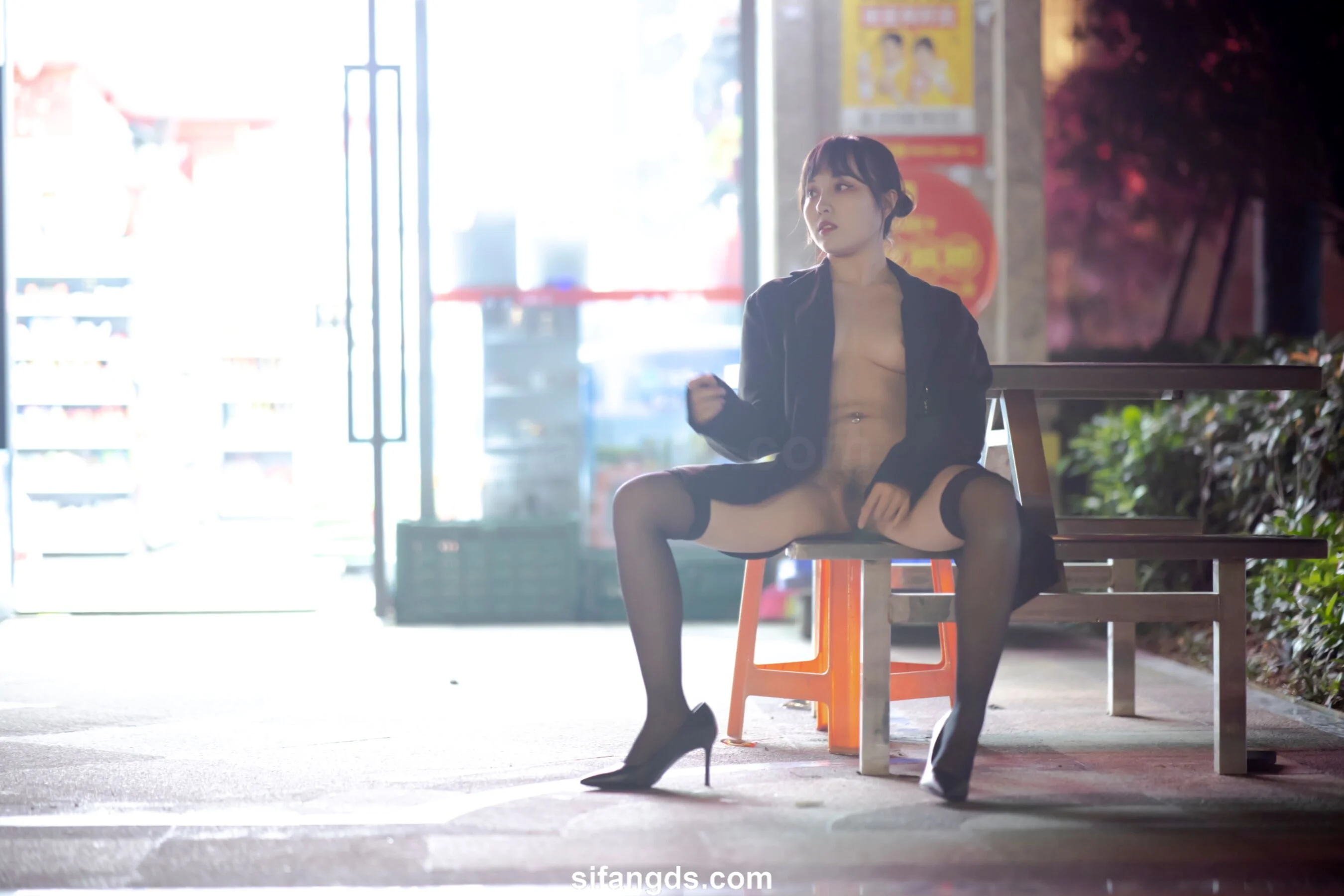 国模静茹大尺度人体私拍套图 - Photo 204