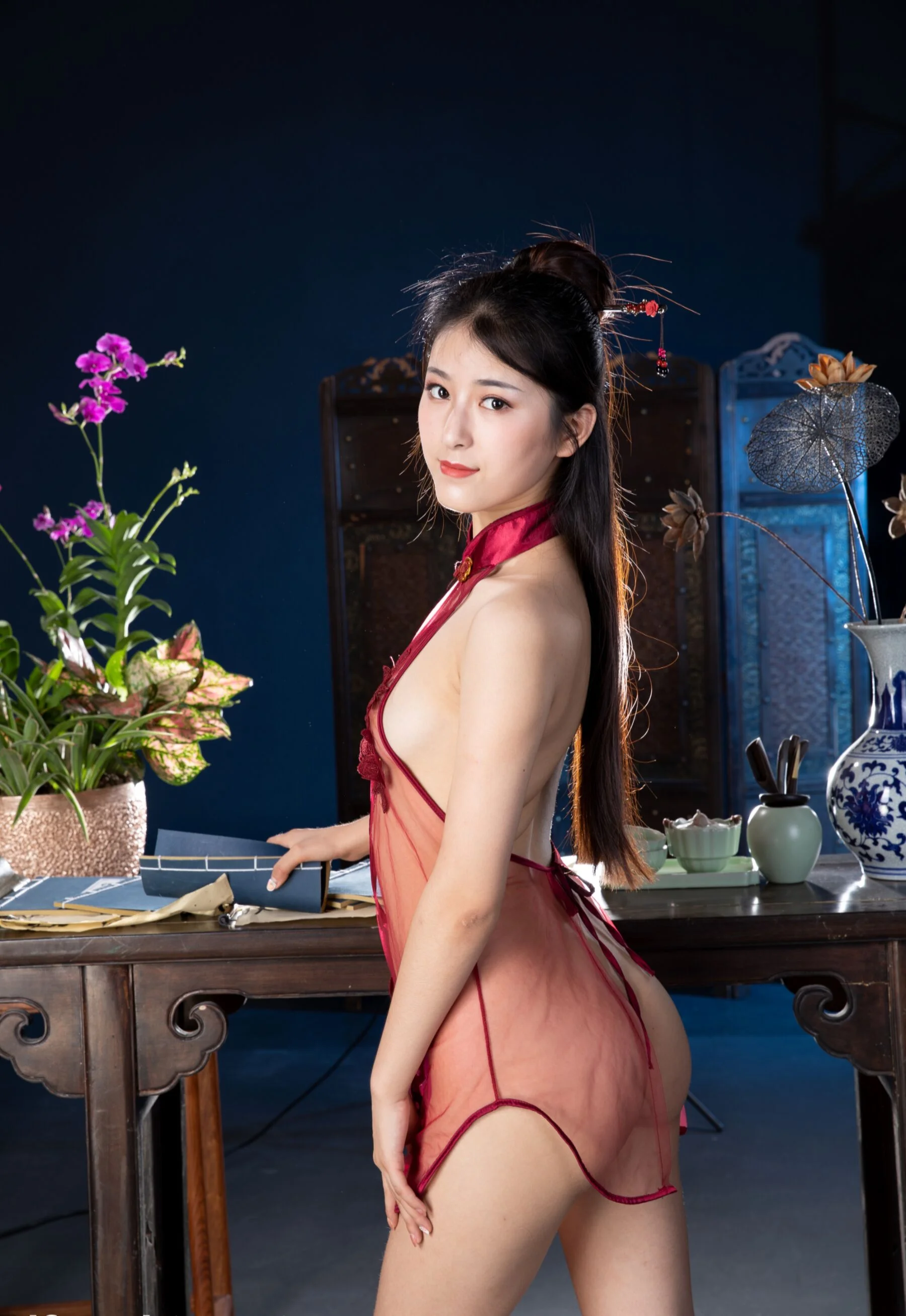 国模何蕊大尺度人体私拍套图 - Photo 296