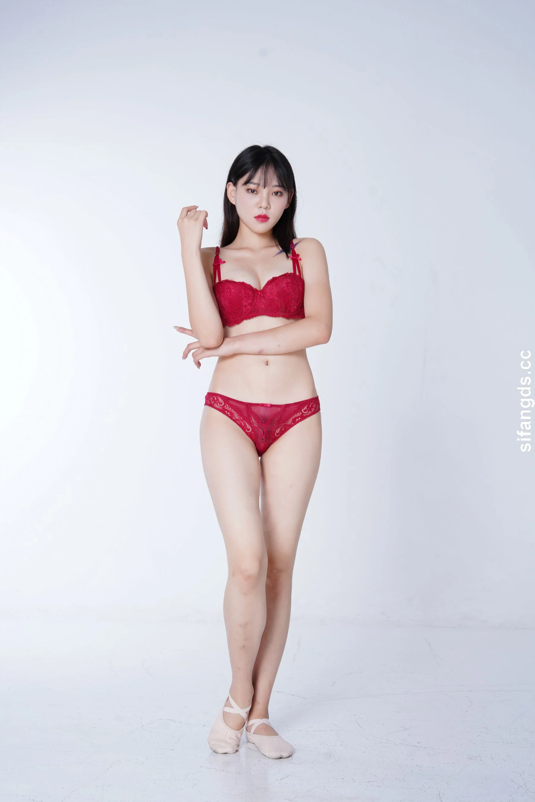 国模杨雪欣大尺度人体私拍套图 - Photo 7