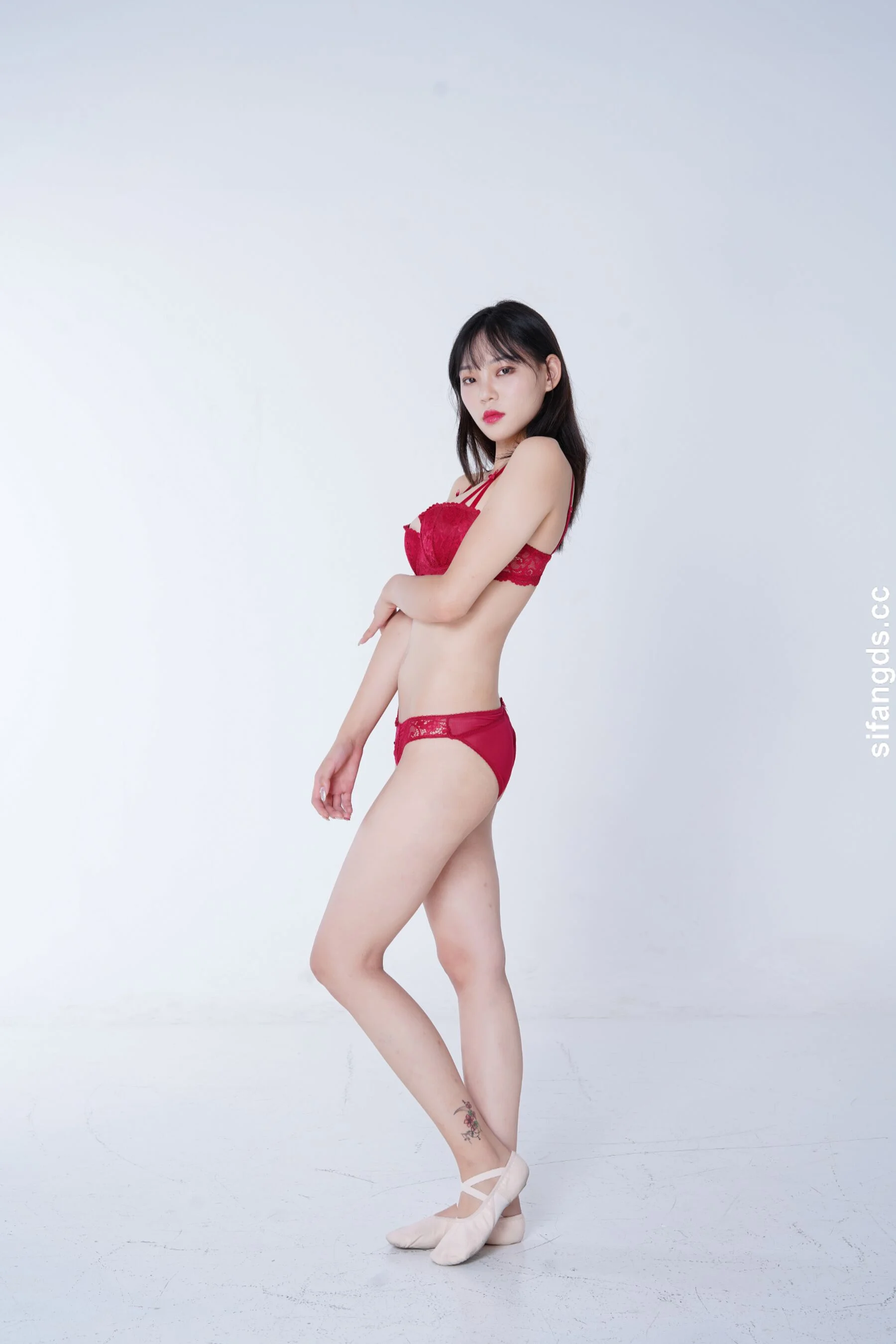 国模杨雪欣大尺度人体私拍套图 - Photo 37