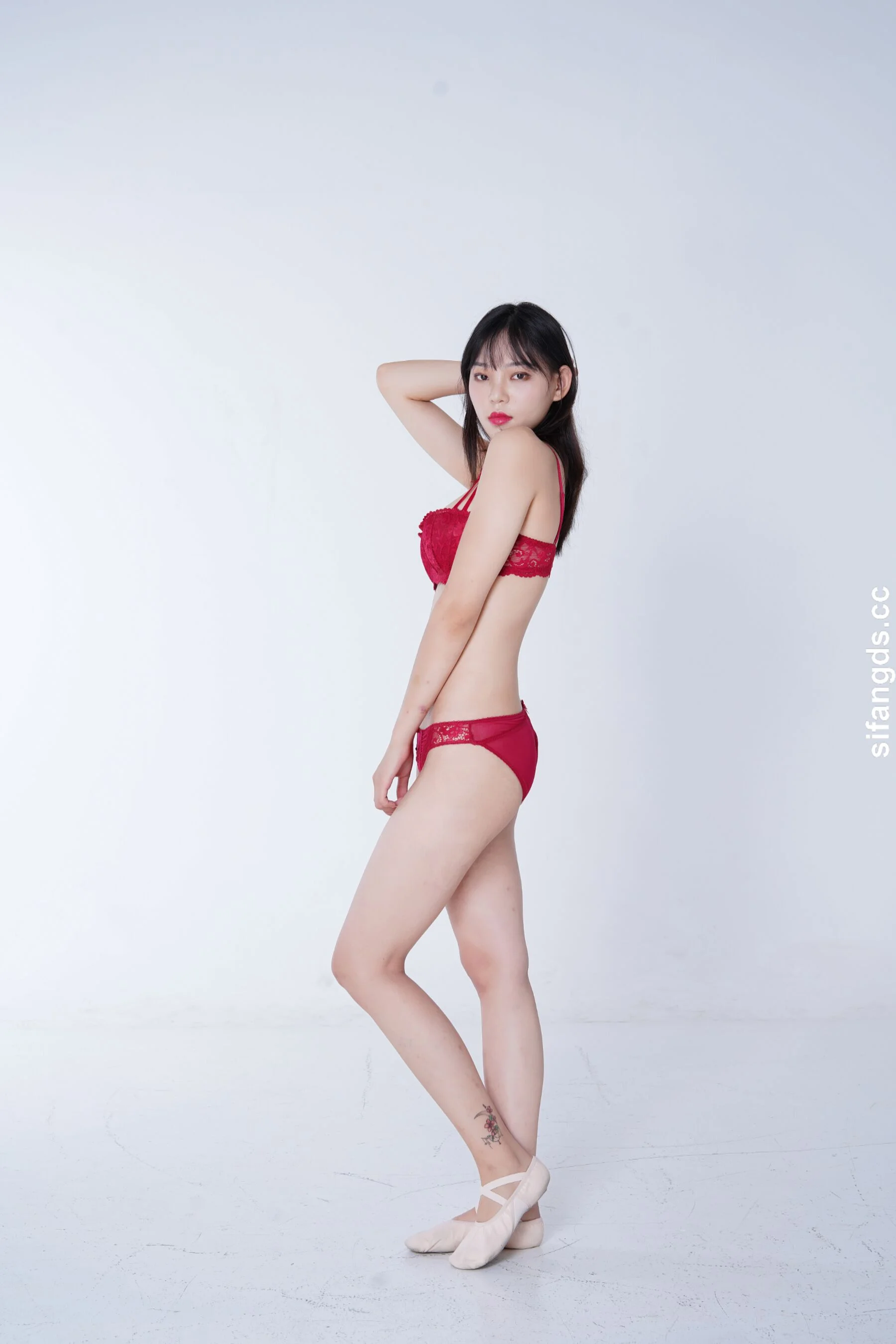 国模杨雪欣大尺度人体私拍套图 - Photo 38