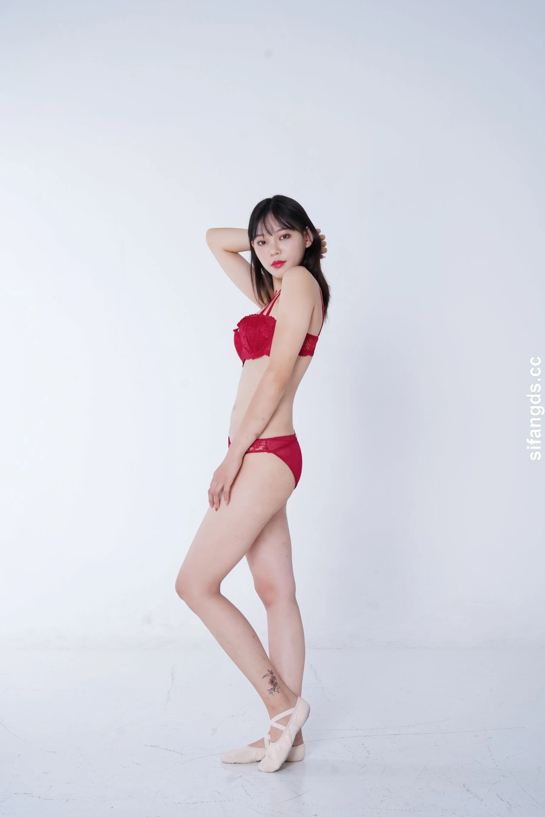 国模杨雪欣大尺度人体私拍套图 - Photo 98