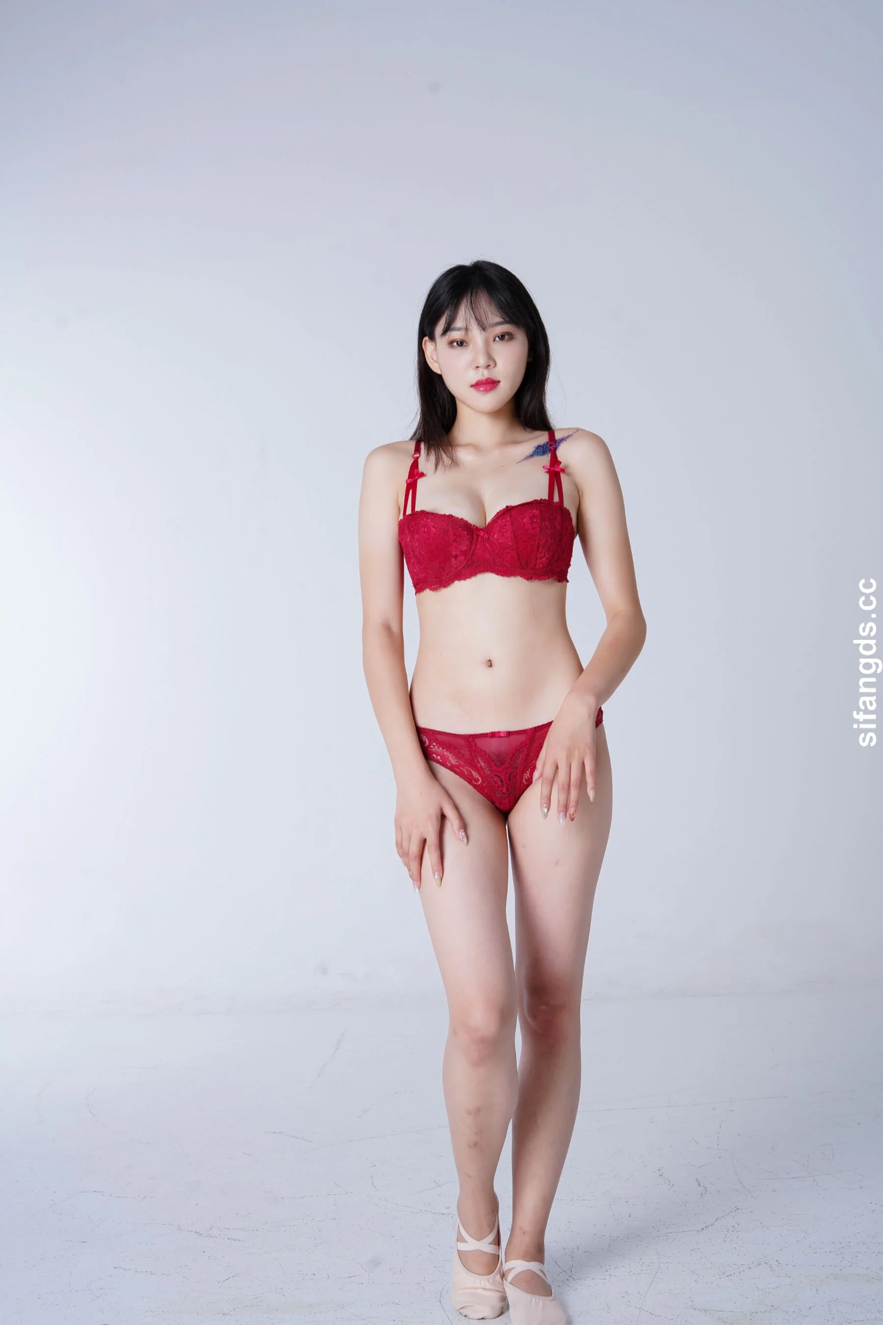 国模杨雪欣大尺度人体私拍套图 - Photo 100
