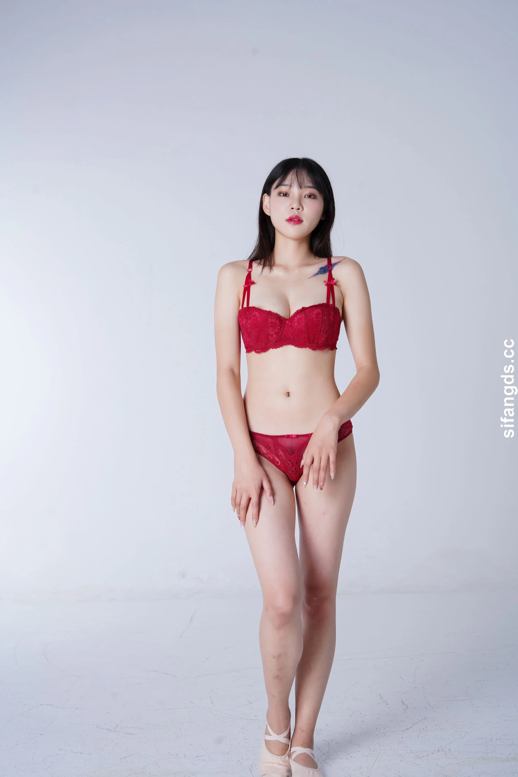 国模杨雪欣大尺度人体私拍套图 - Photo 101