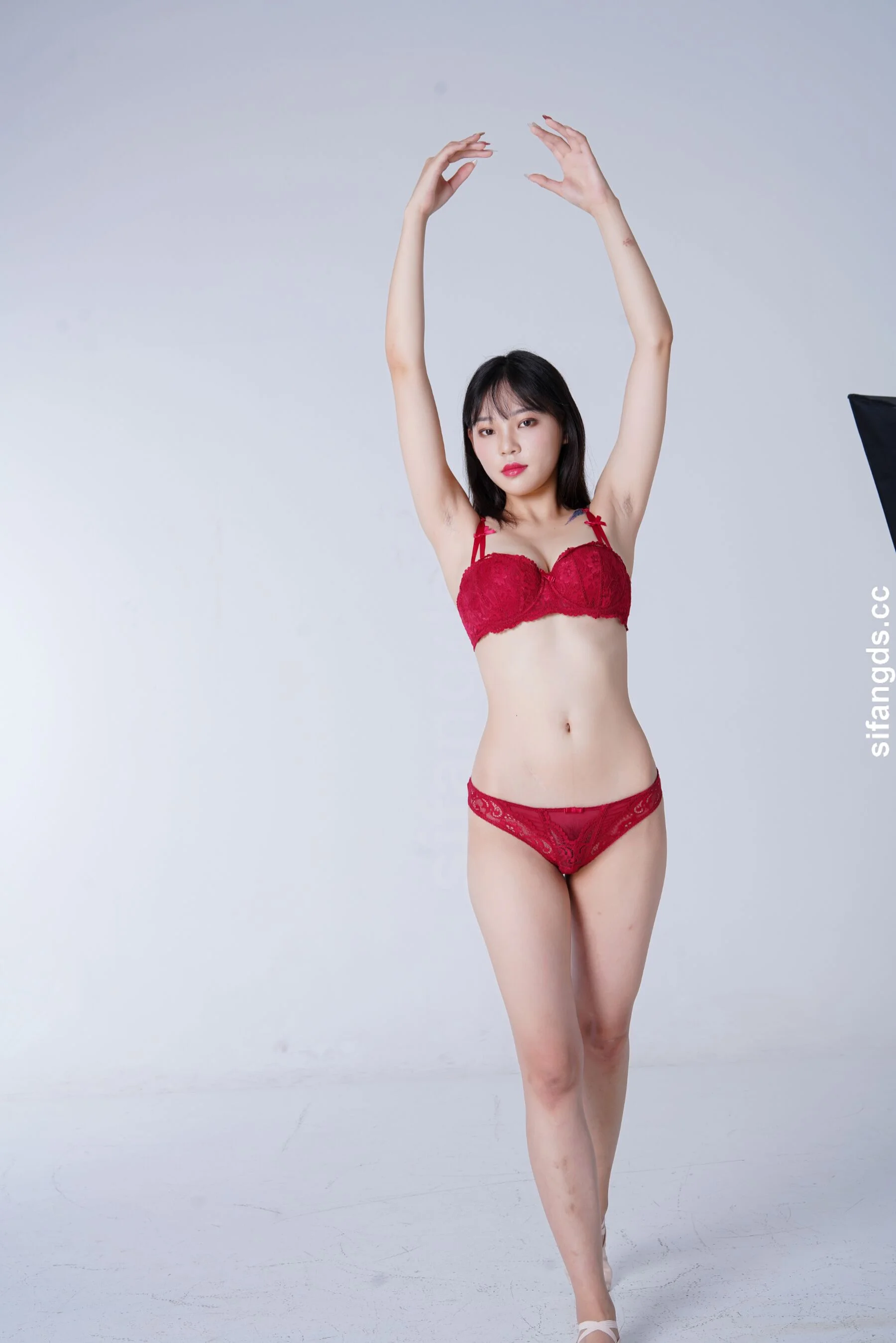 国模杨雪欣大尺度人体私拍套图 - Photo 102