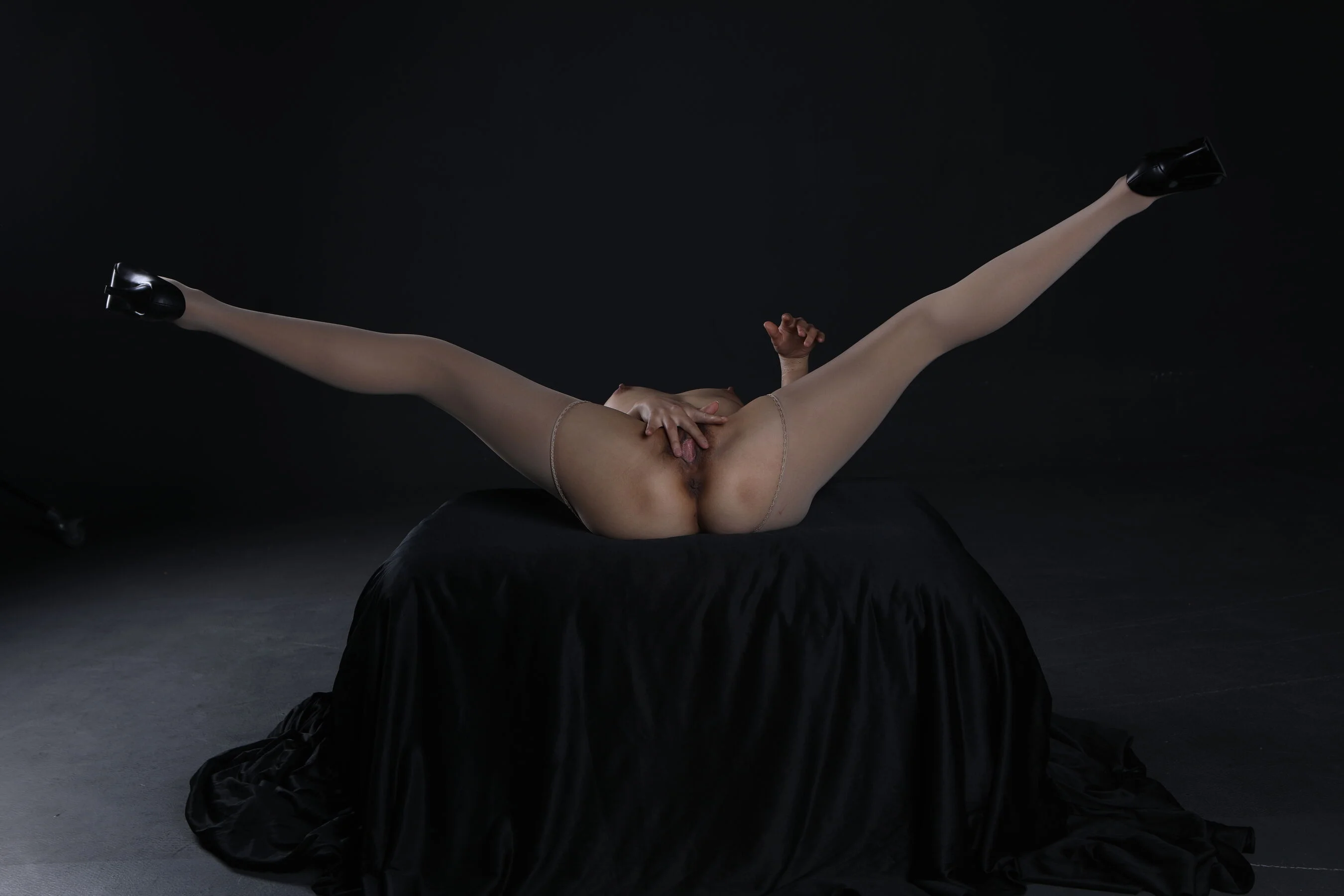 国模千屿大尺度人体私拍套图 - Photo 685