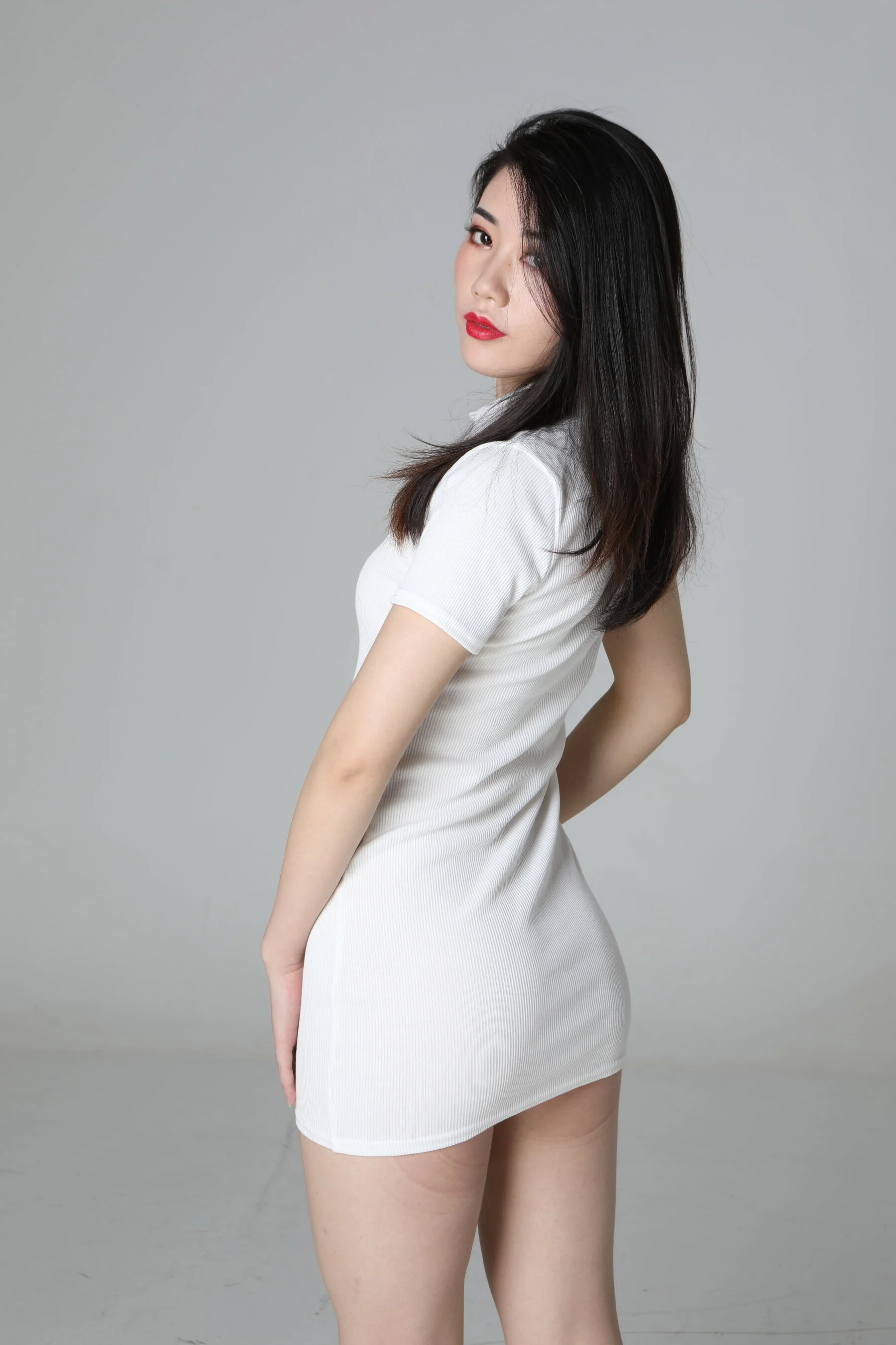 国模美娜大尺度人体私拍套图 - Photo 18