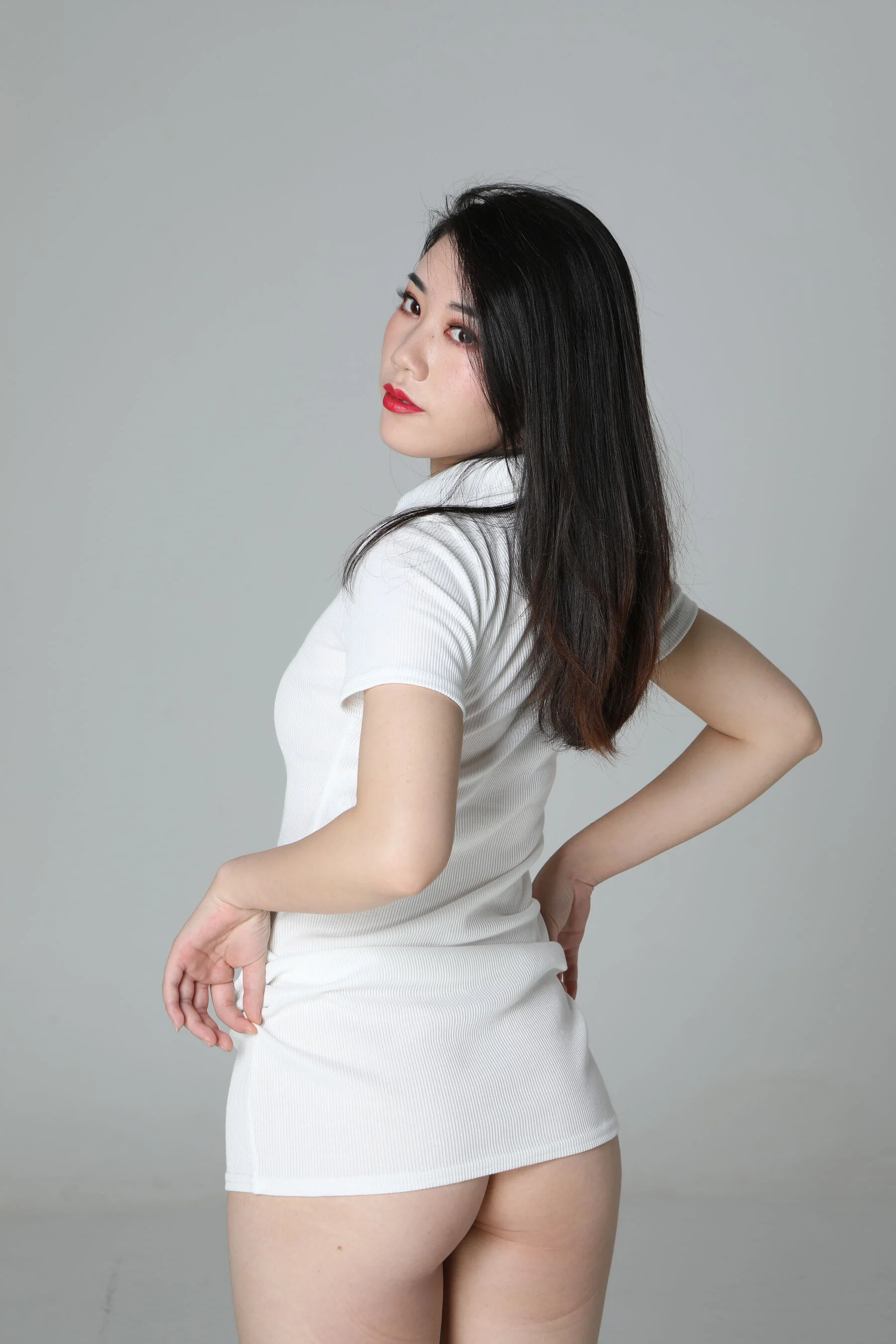 国模美娜大尺度人体私拍套图 - Photo 31
