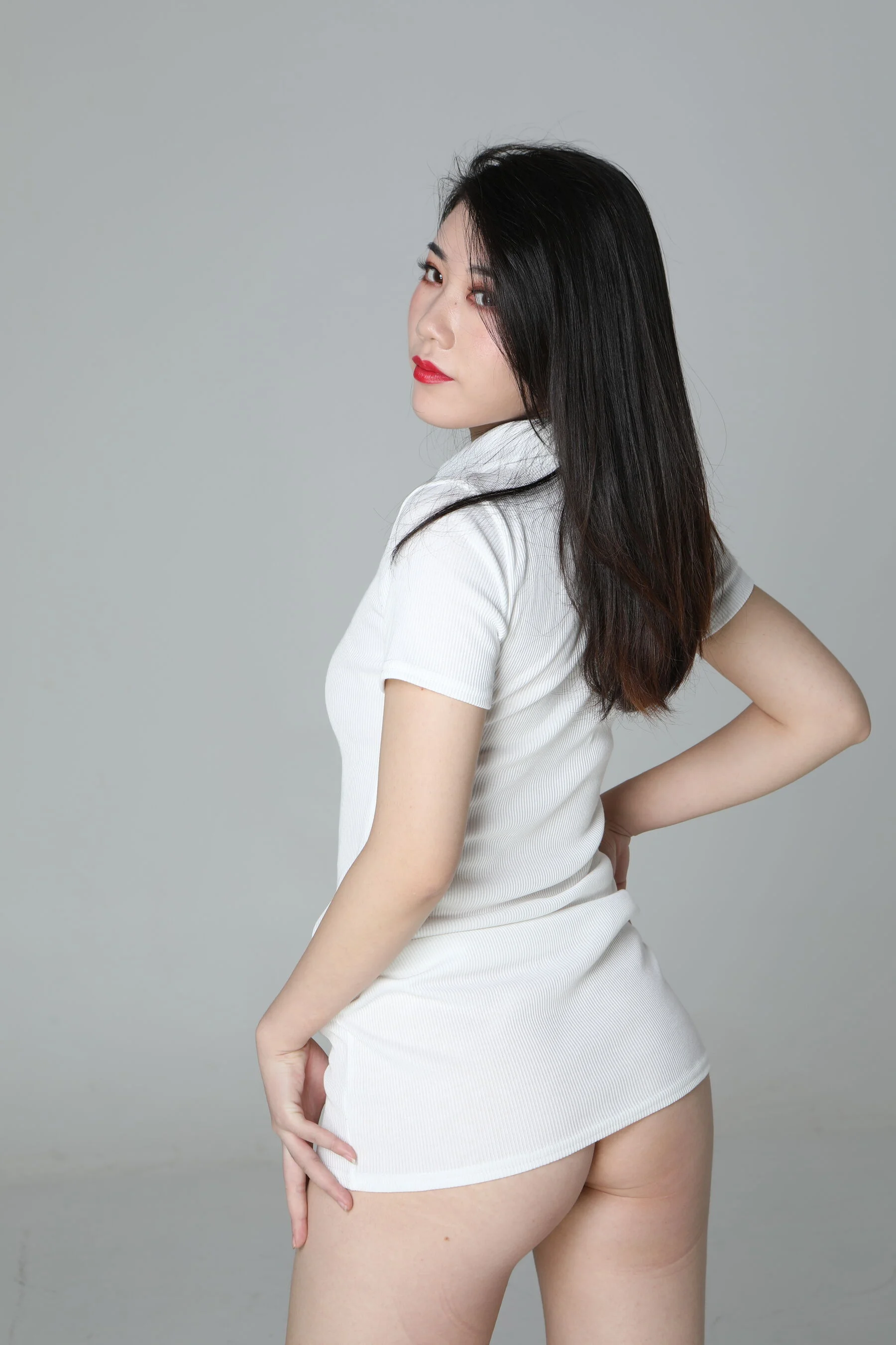 国模美娜大尺度人体私拍套图 - Photo 34