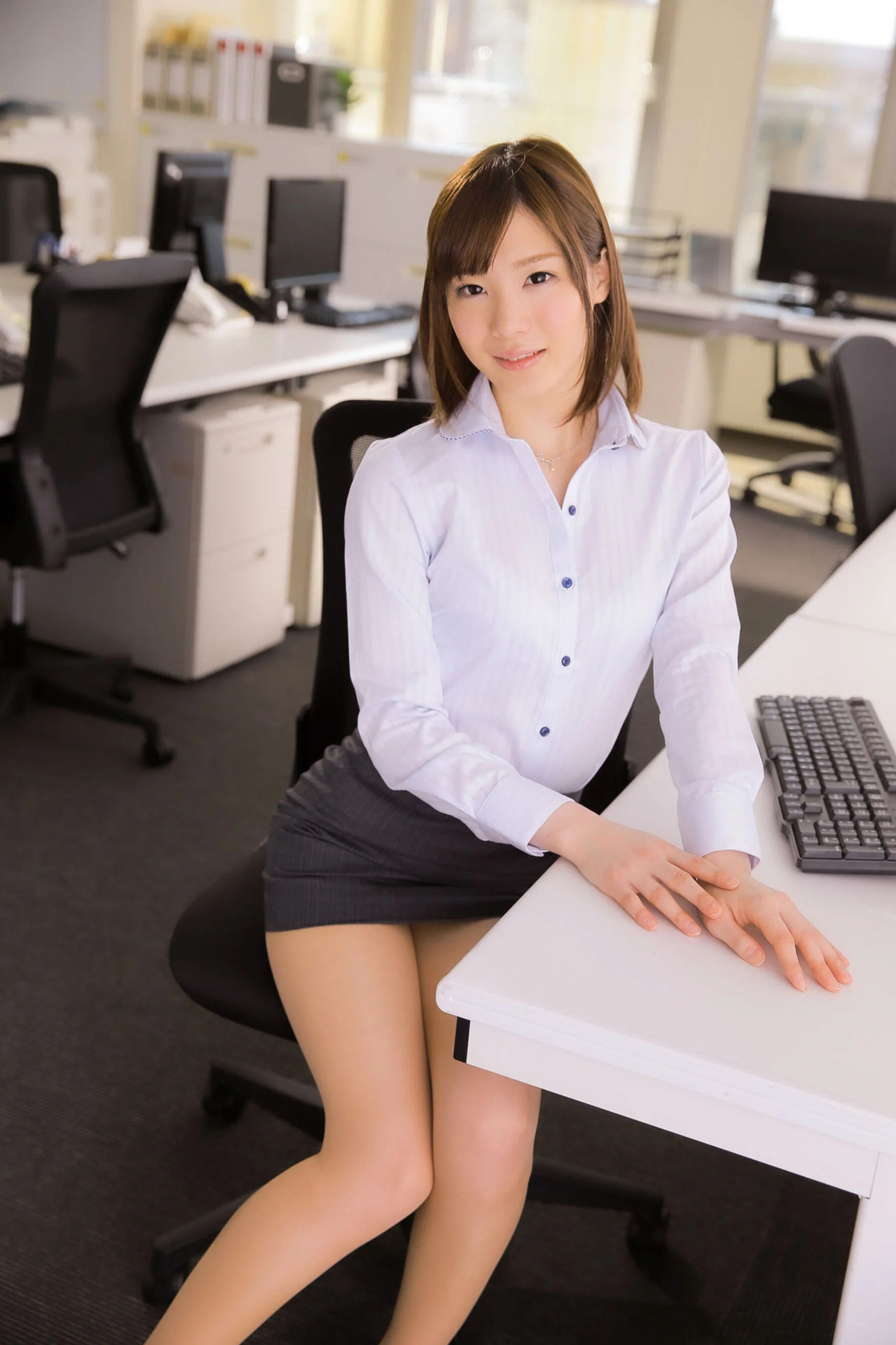 铃村爱里 - Photo 7