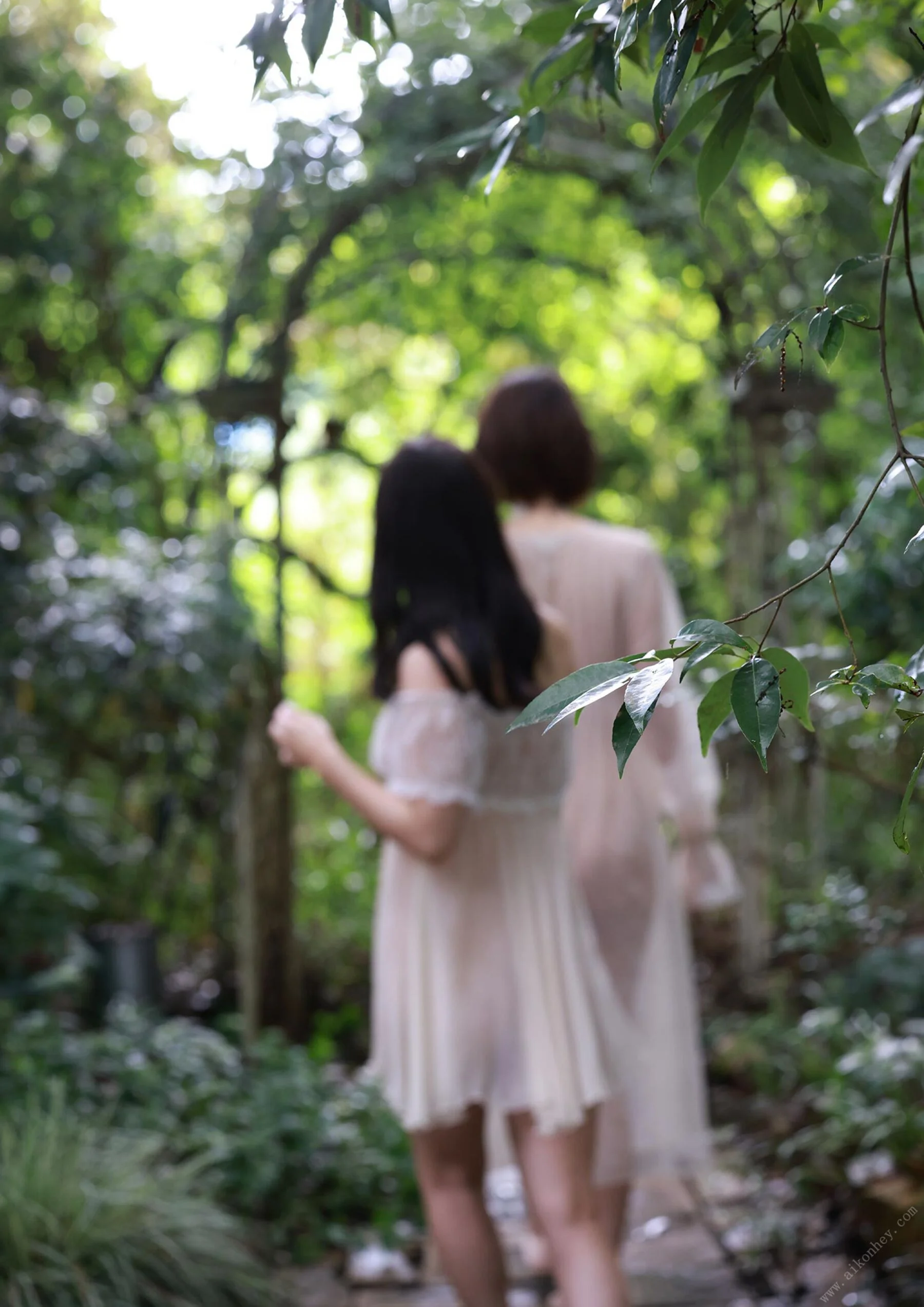 8woman SIDE：B - Photo 3