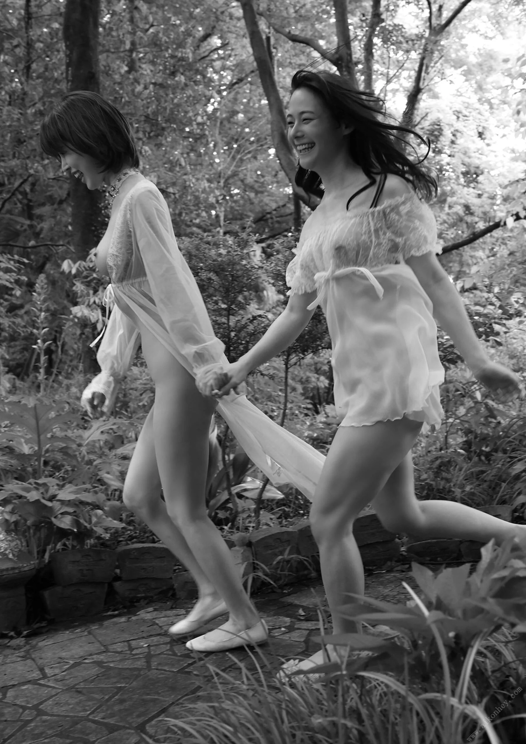 8woman SIDE：B - Photo 7