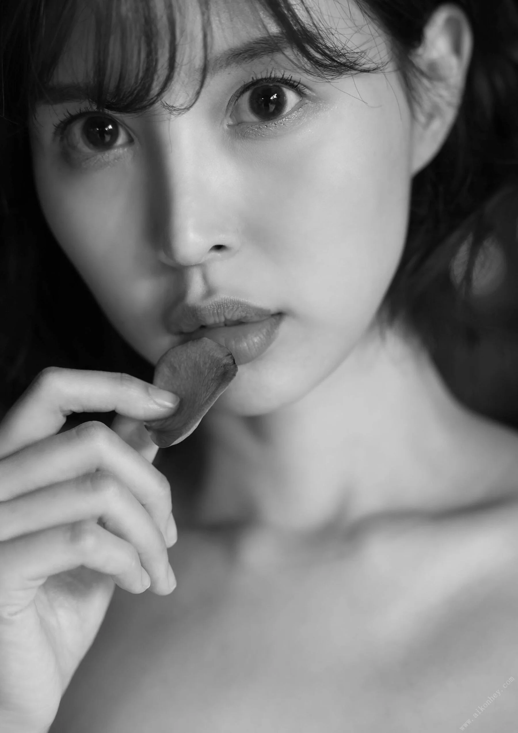 8woman SIDE：B - Photo 15