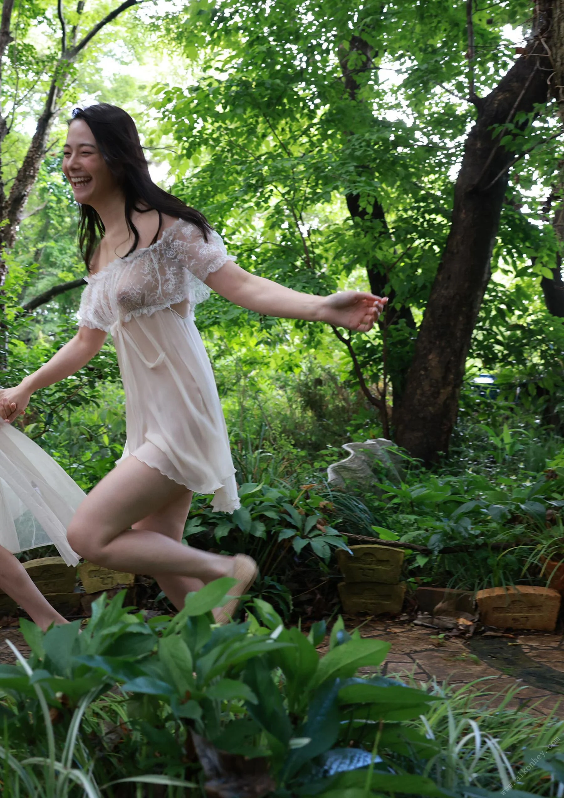 8woman SIDE：A - Photo 4