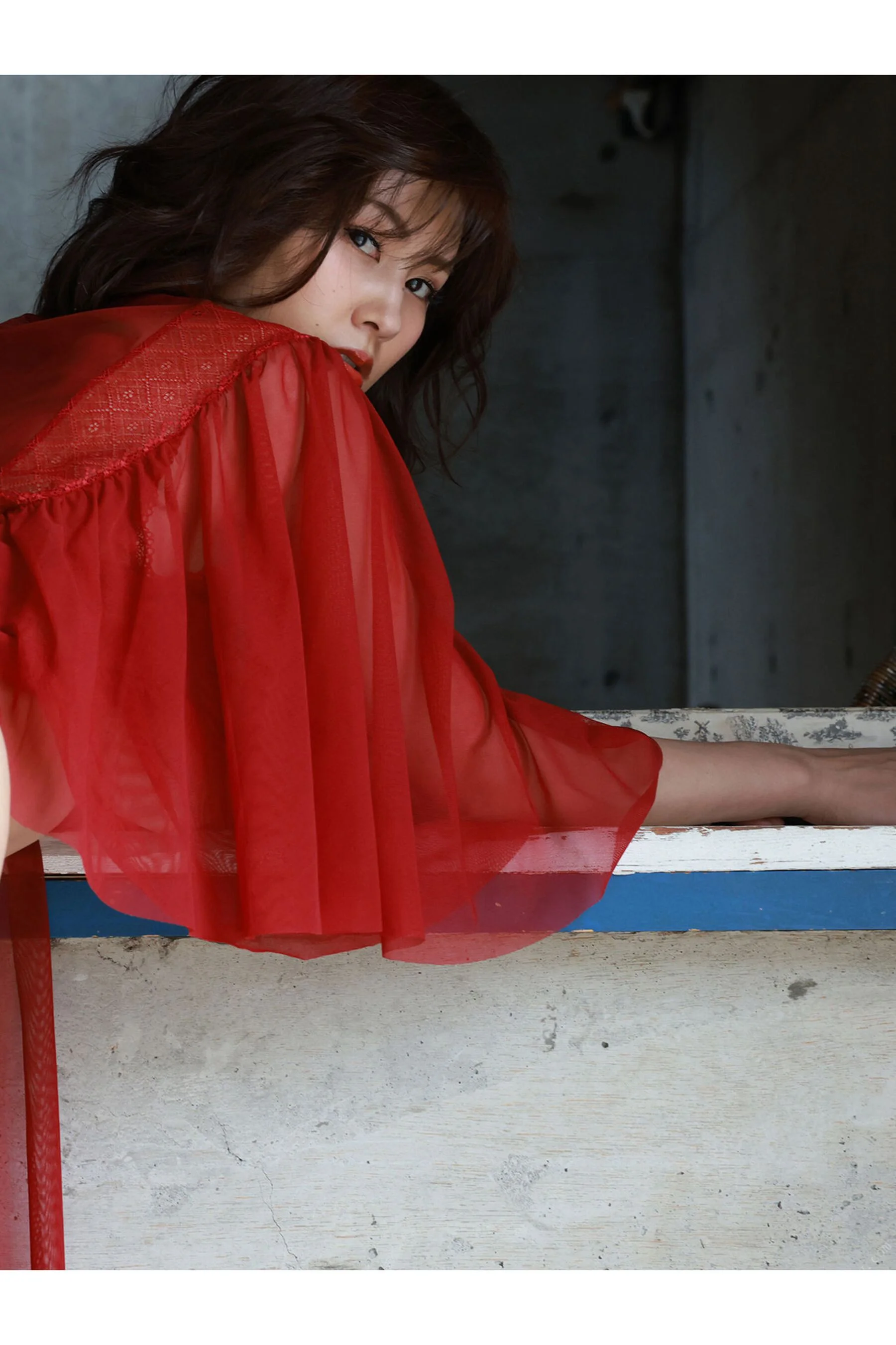 8woman rouge - Photo 14
